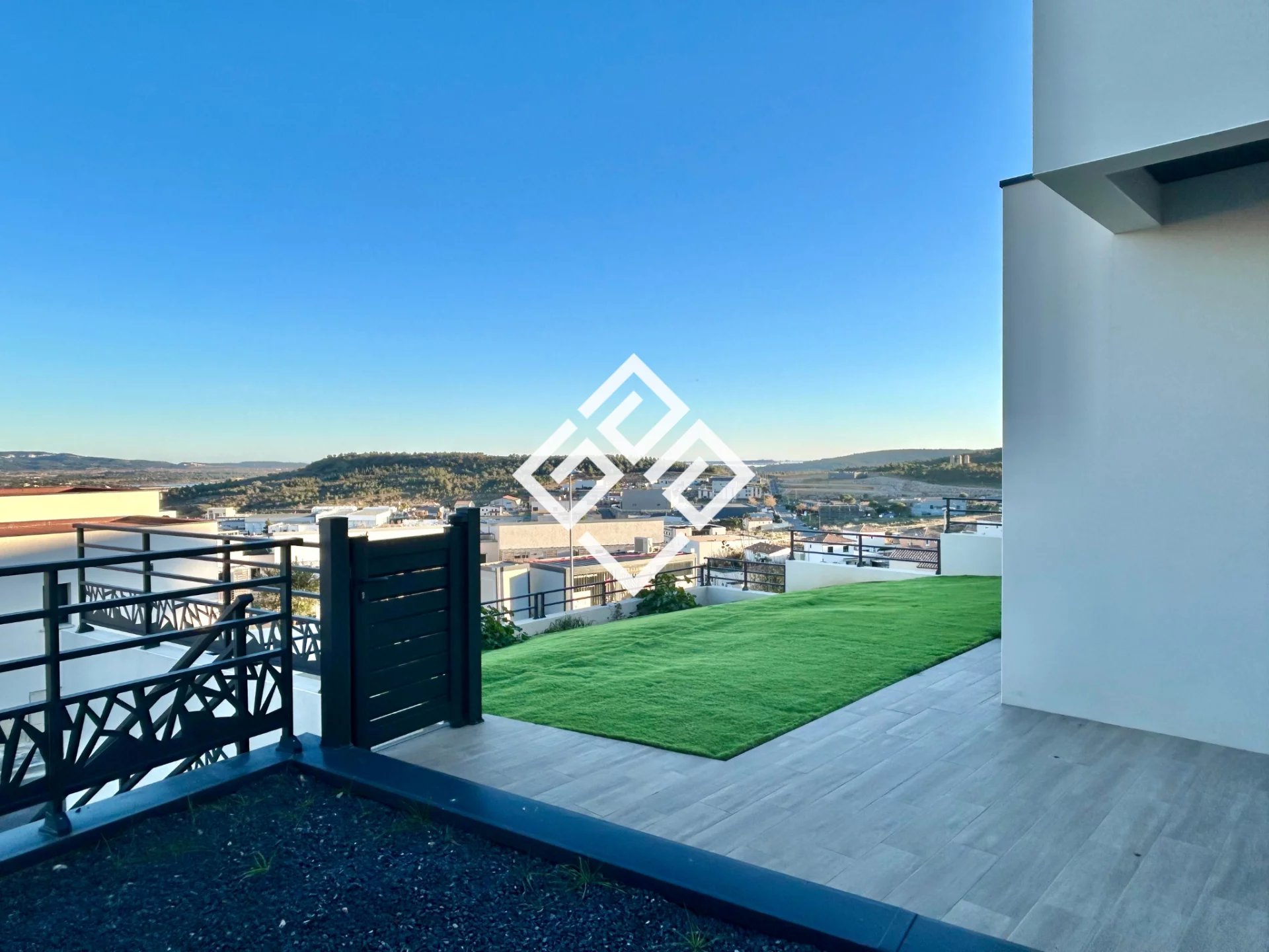 Superbe villa avec vue imprenable sur l'étang de Bages