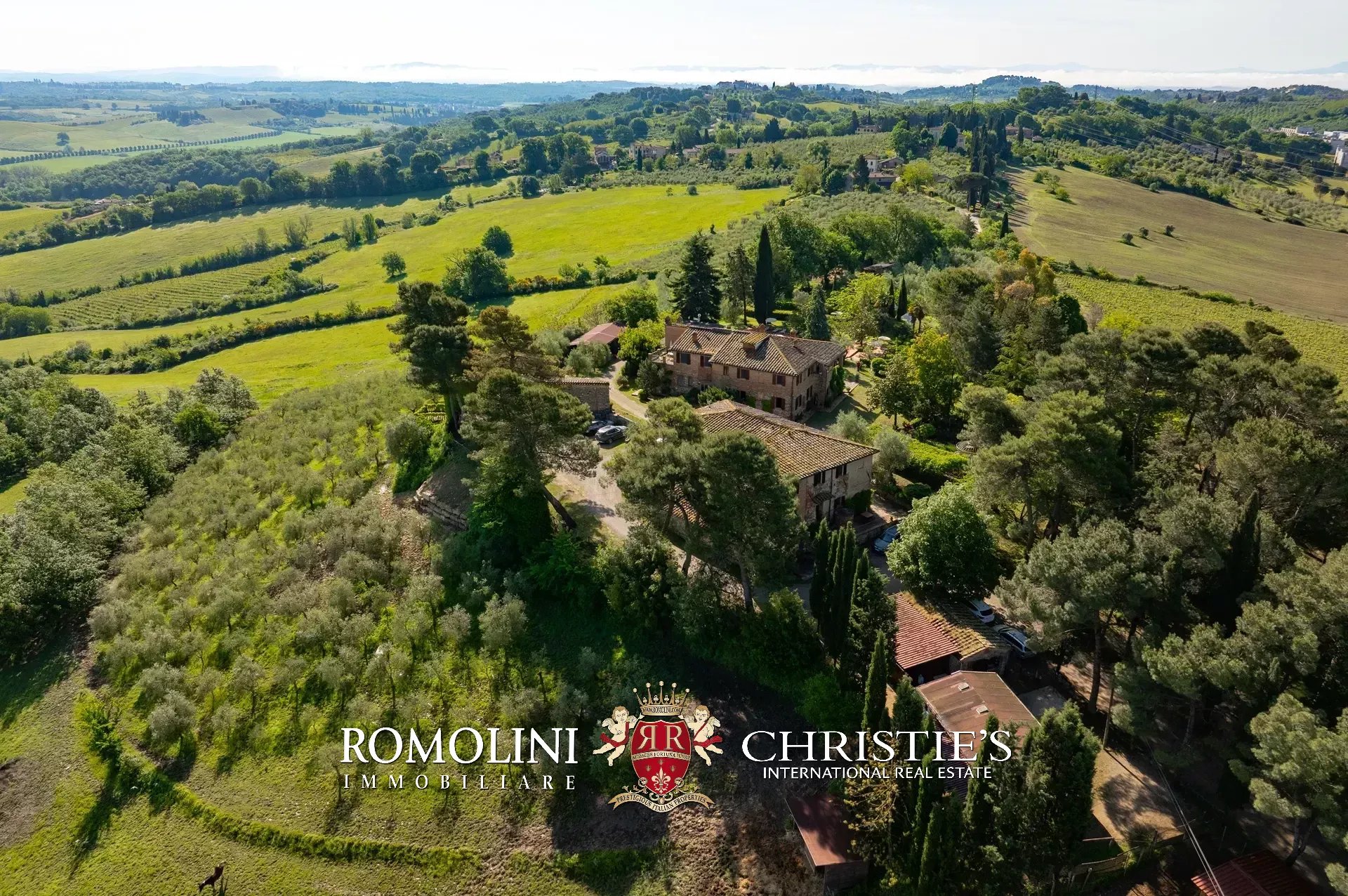 18 Bedroom Vineyard's Image 17