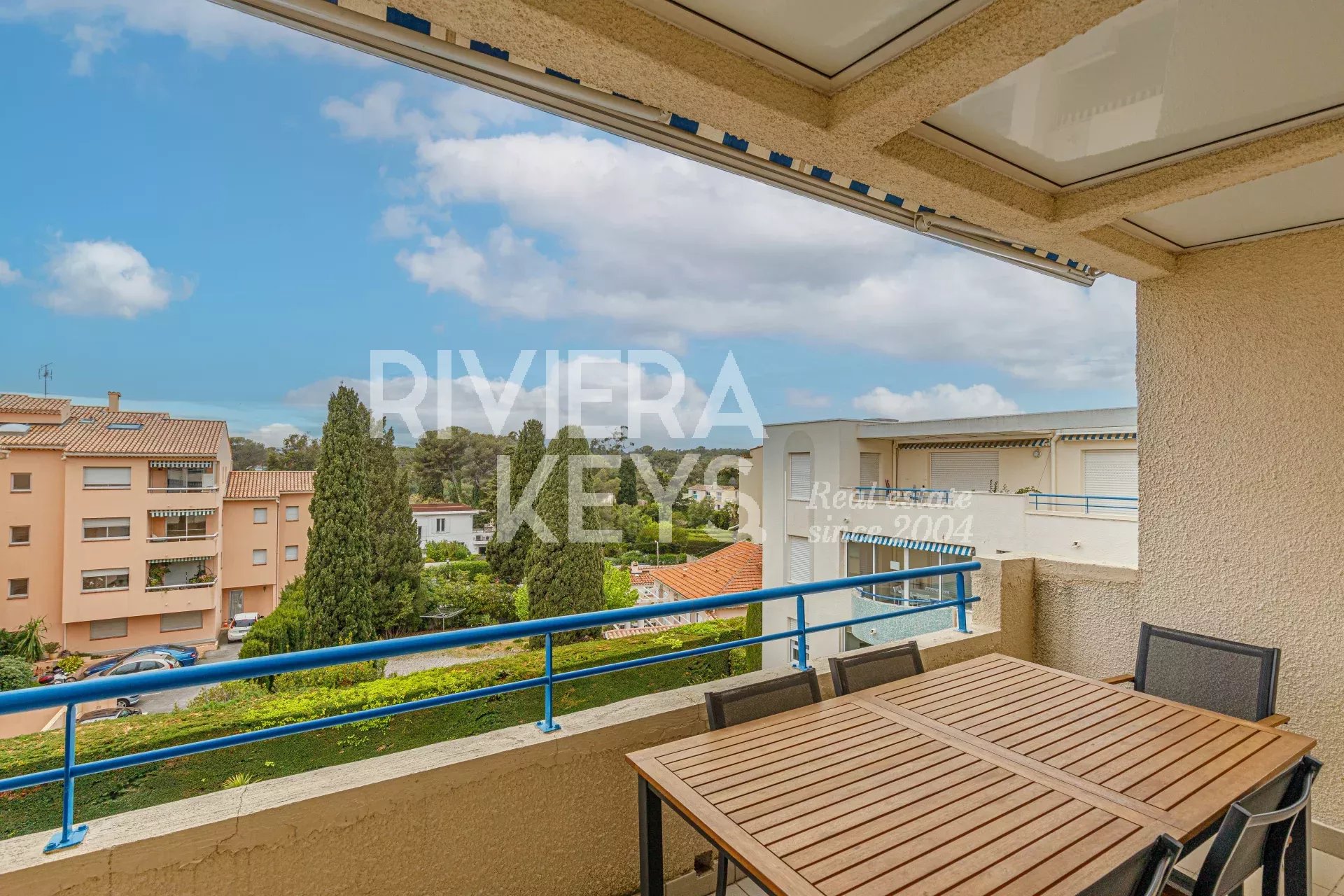 3P,  terrasse, piscine, parking, mer et commerces à pied, Boulouris à Saint-Raphaël