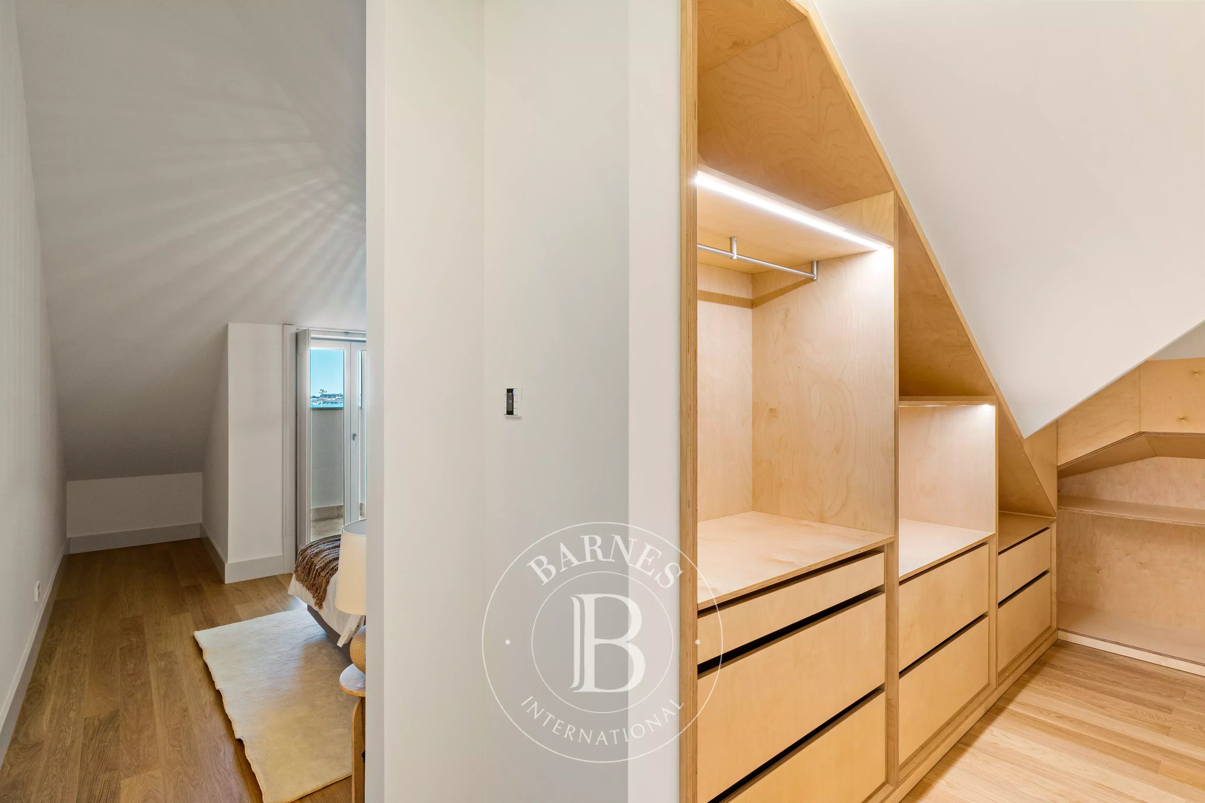 Jardin et vue sur la mer