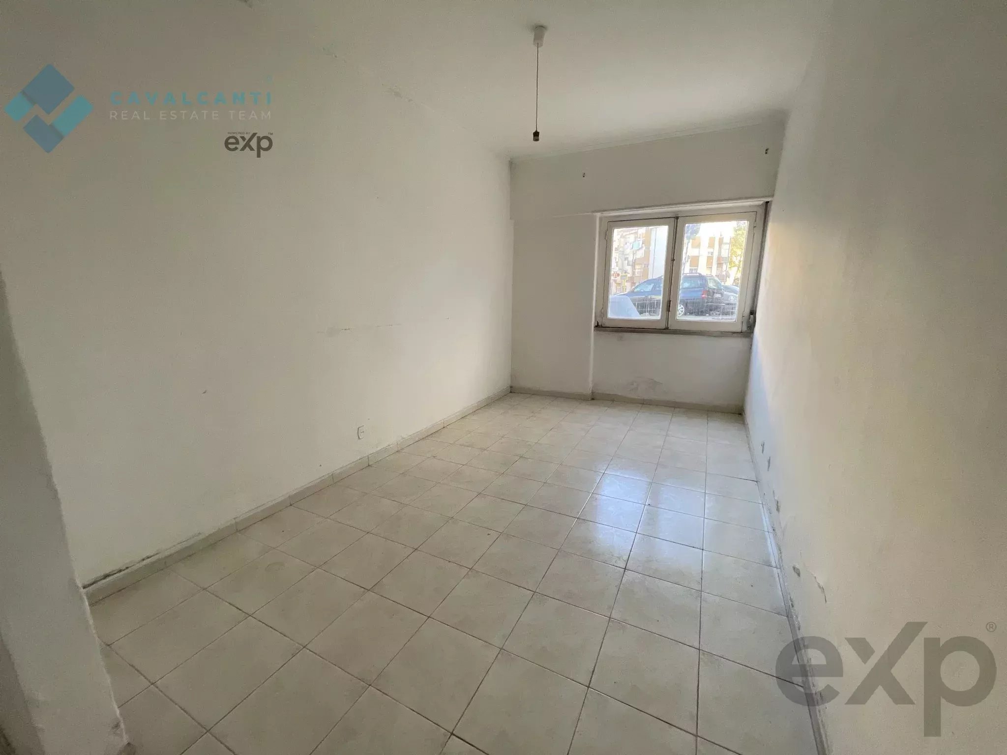 T2 to remodel - Carnaxide | Ideal for own home or investment 2790-005 image 32