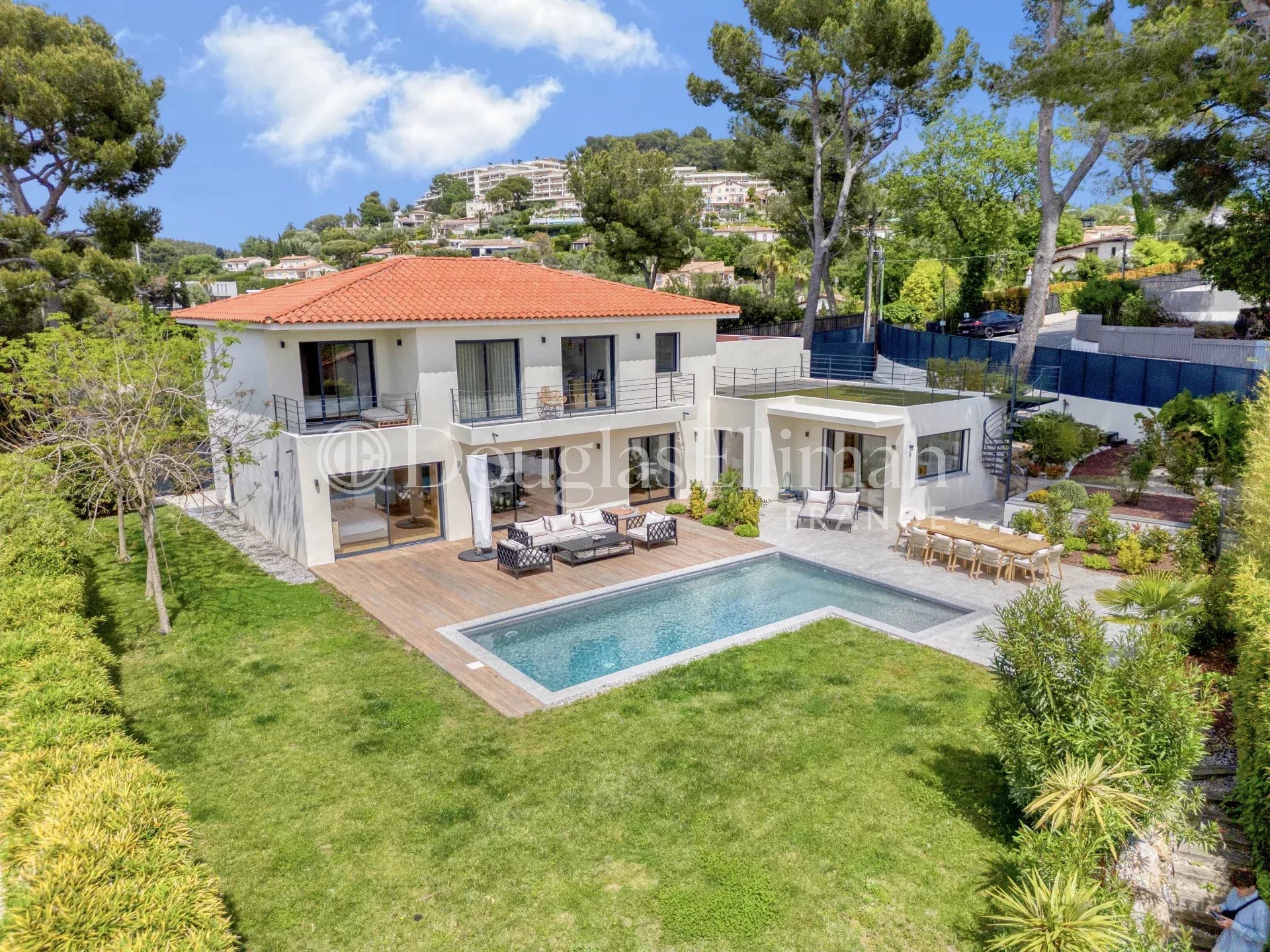 LE CANNET – Superbe villa rénovée avec vue mer - Image nᵒ3