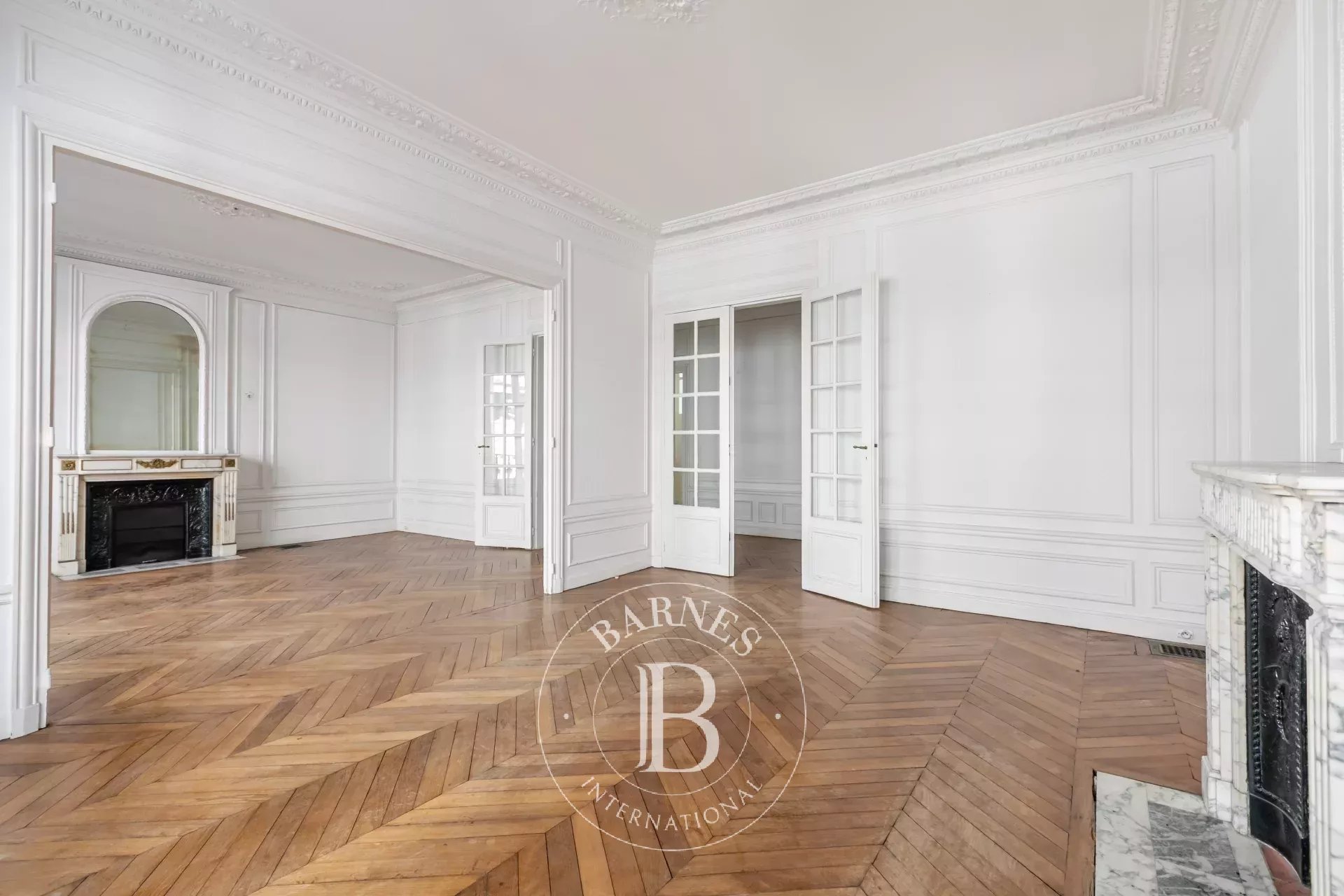 Exclusive Paris 16 - OECD - 4-bedroom family apartment