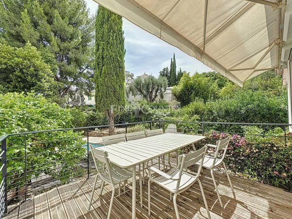 Renovated 1940s Luxury Villa in Cannes with Private Pool & Garden — photo 6