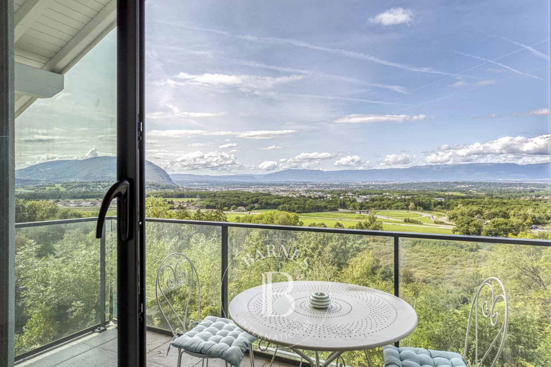 Ev Cranves-Sales - picture 17