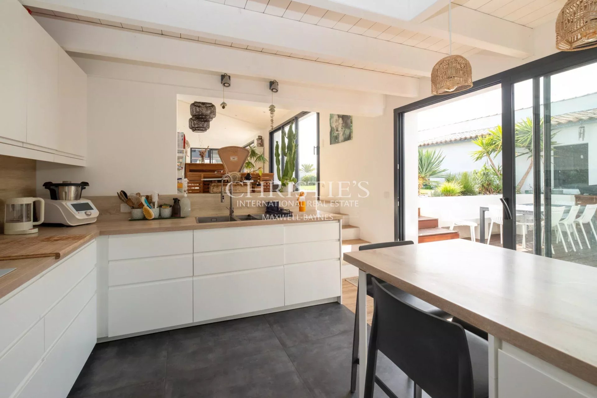 4 Bedroom Villa/Townhouse's Image 8