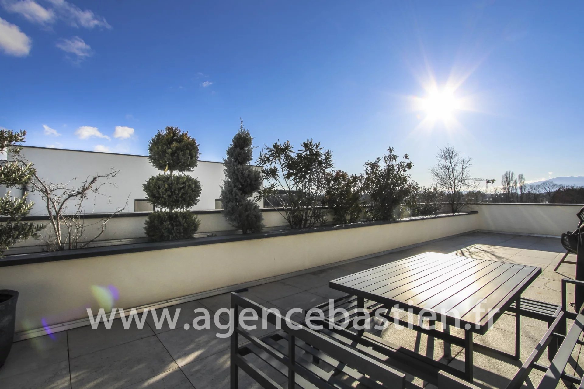 VENTE - EXCLUSIVITE - APPARTEMENT DUPLEX 5 PIECES DE 131m2-