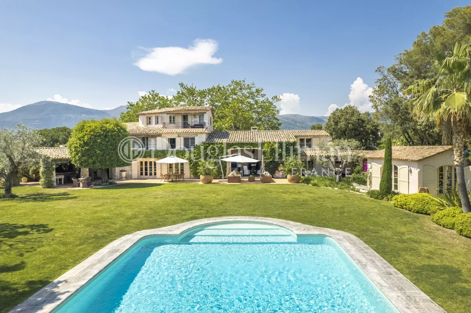 ST PAUL DE VENCE – Une superbe bastide en pierre avec vue sur la mer - Image nᵒ2