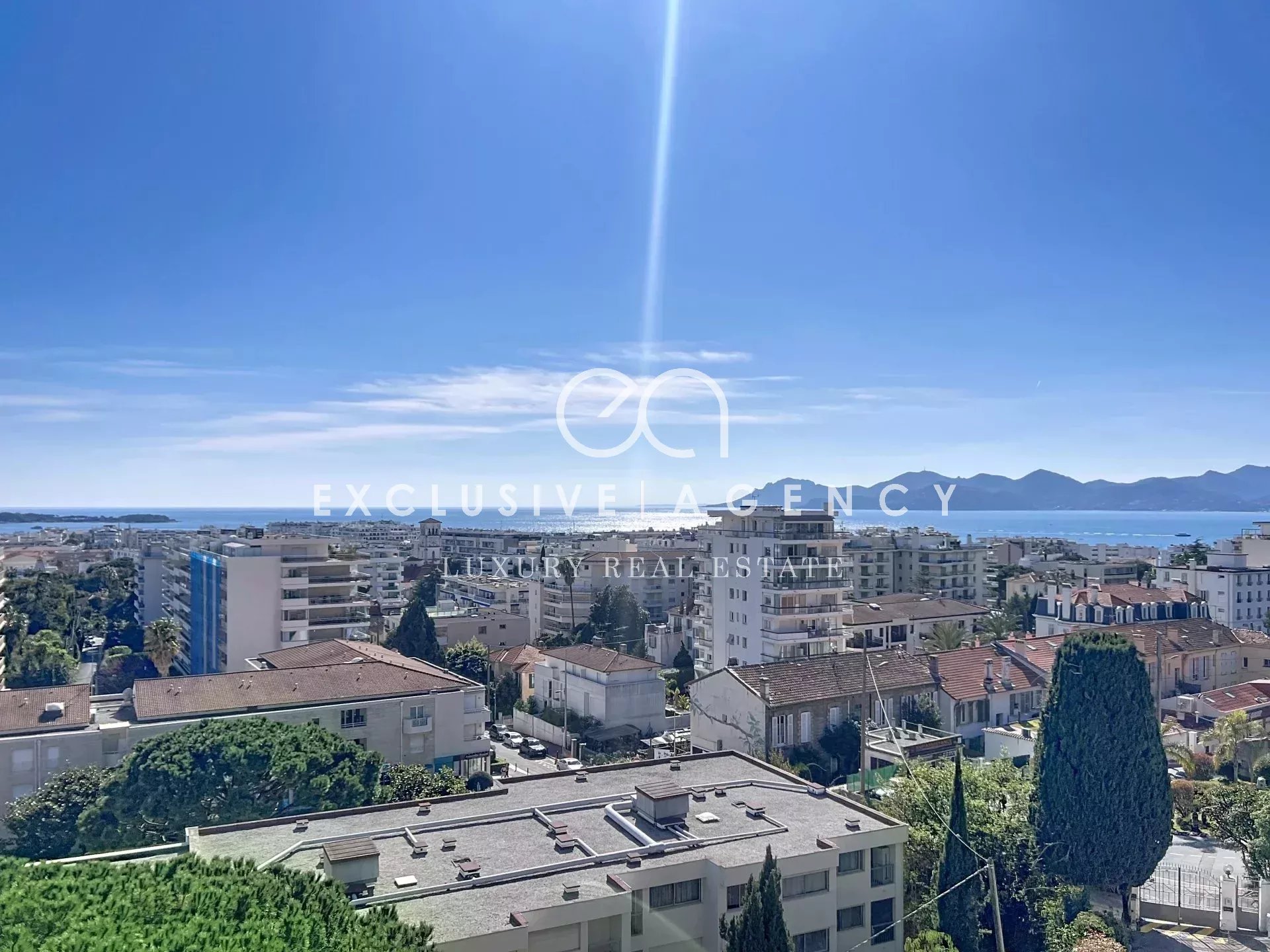 CANNES DERNIER ÉTAGE vente 3 pièces 102m² Vue mer panoramique