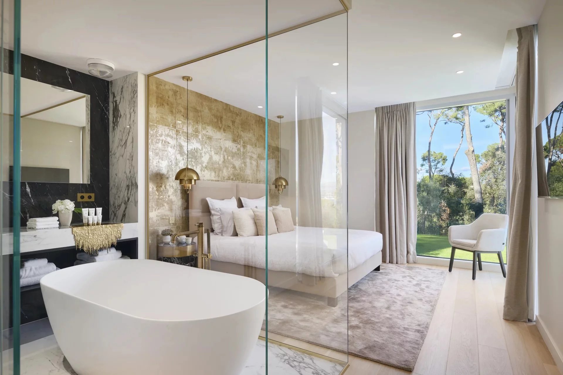 LUXUEUSE VILLA CONTEMPORAINE NEUVE - CAP D'ANTIBES