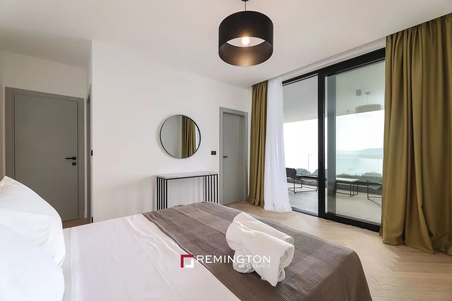 4 Bedroom Villa/Townhouse's Image 4