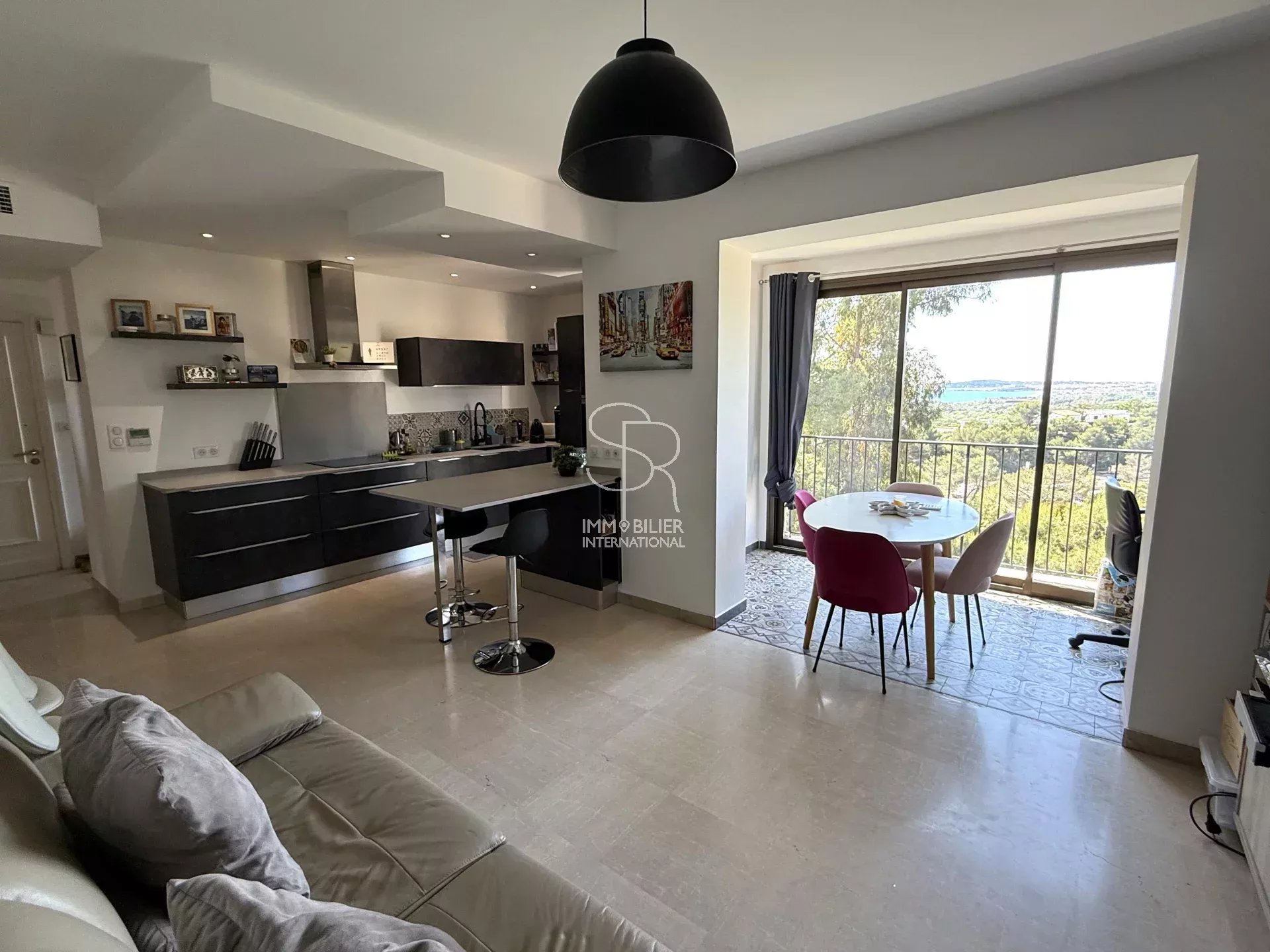 Agence immobilière de 
