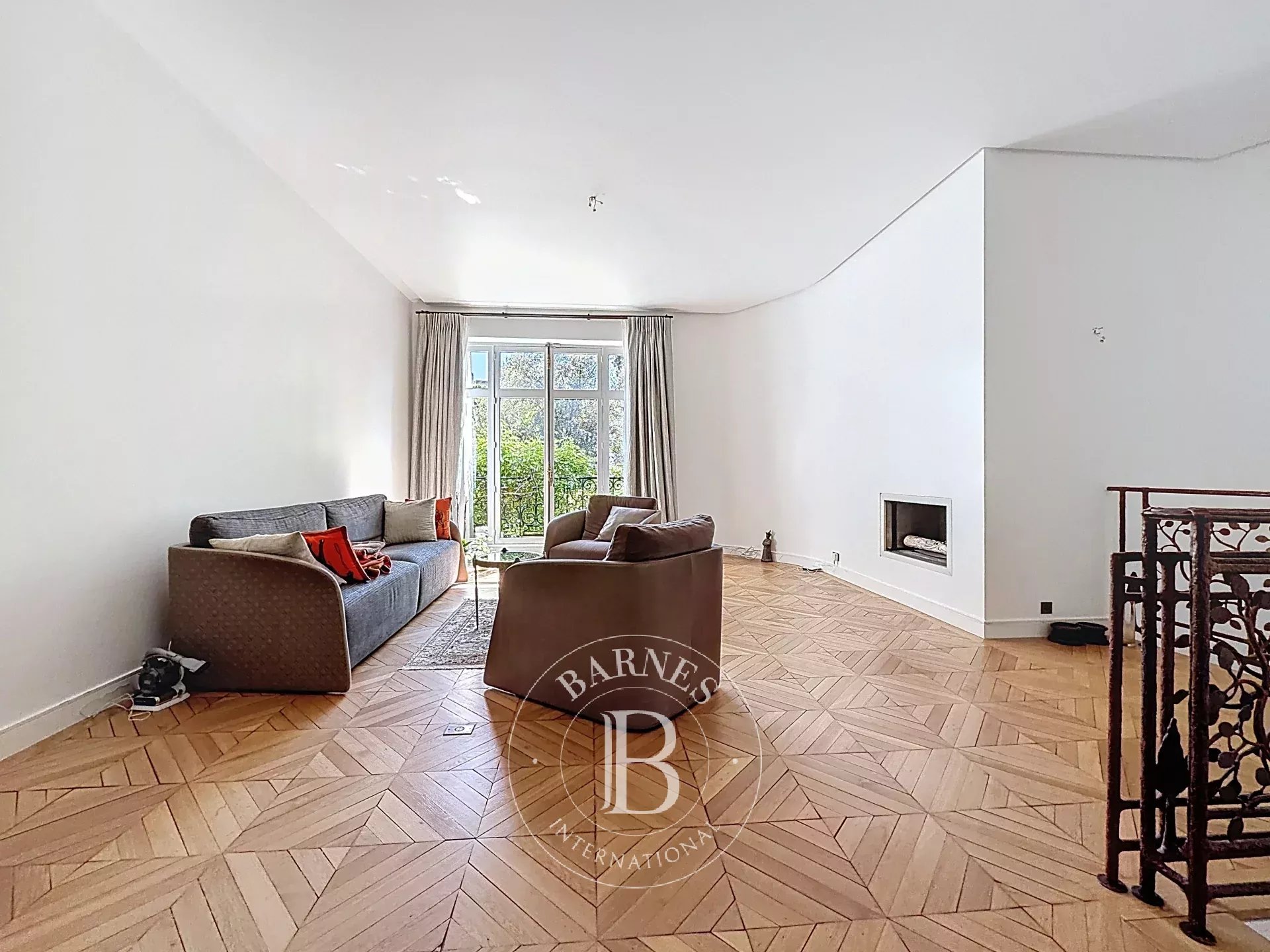 Paris 16e - 241m² - 6p. - 3ch.