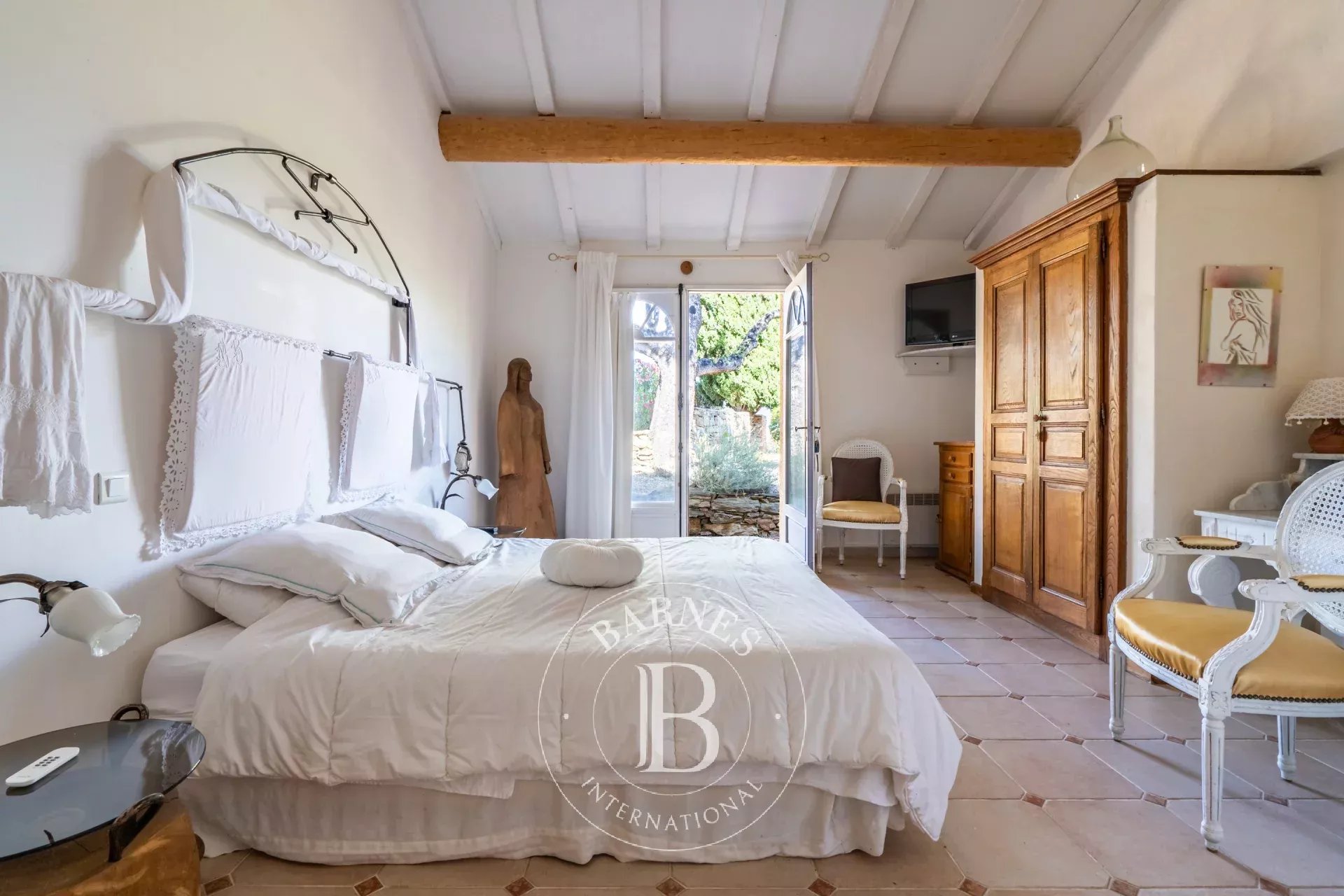 Saint-Florent, exceptional estate, 8 rooms, walking distance to beach, swimming pool, panoramic sea view - picture 17 title=