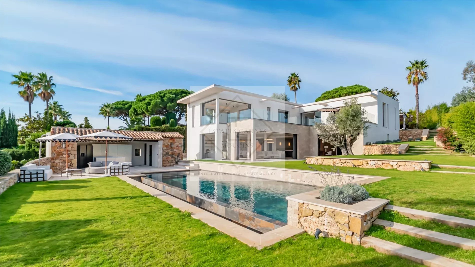 SUPER CANNES — EXCEPTIONAL BRAND-NEW CONTEMPORARY VILLA WITH PANORAMIC SEA VIEWS — photo 31