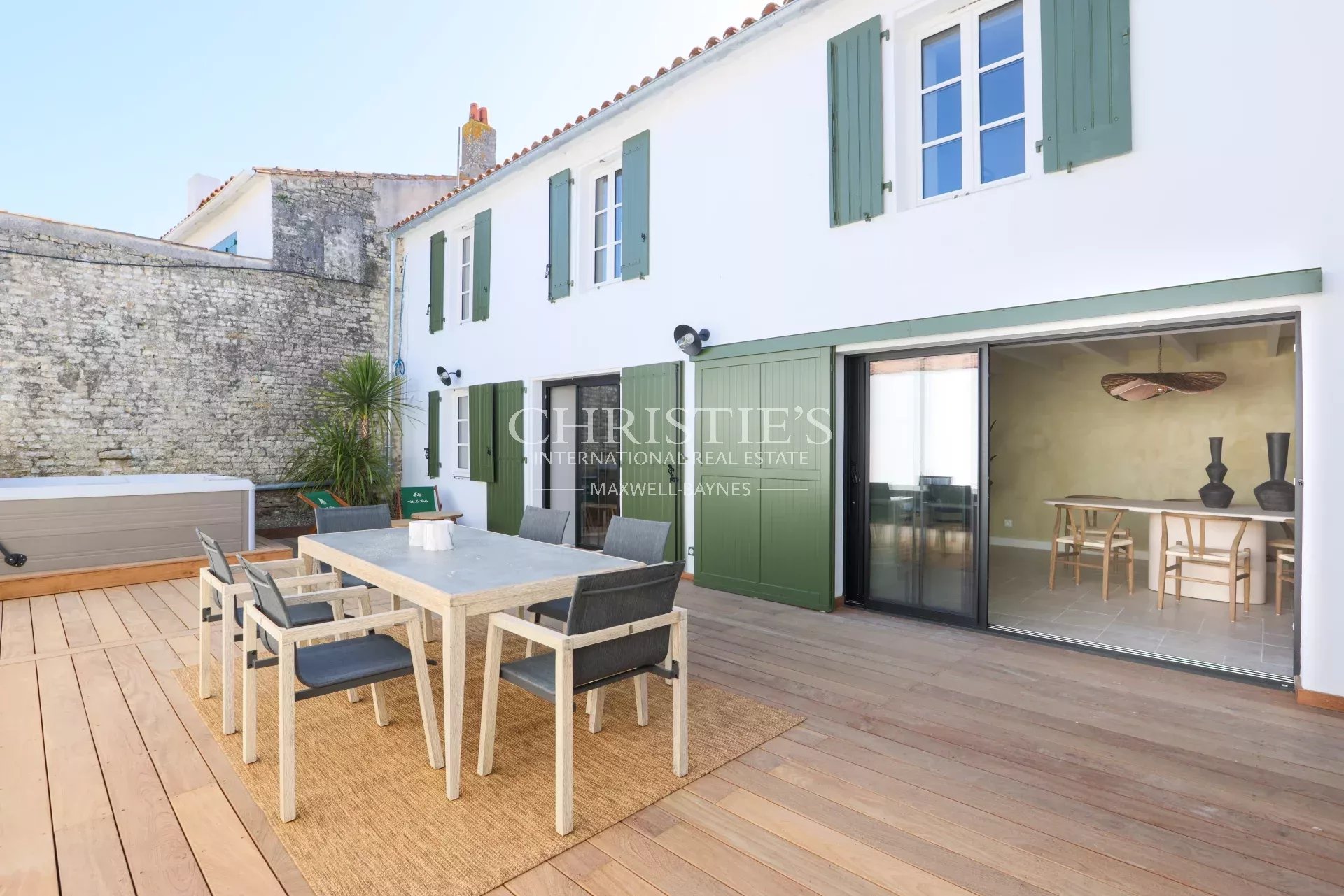 5 Bedroom Villa/Townhouse's Image 18