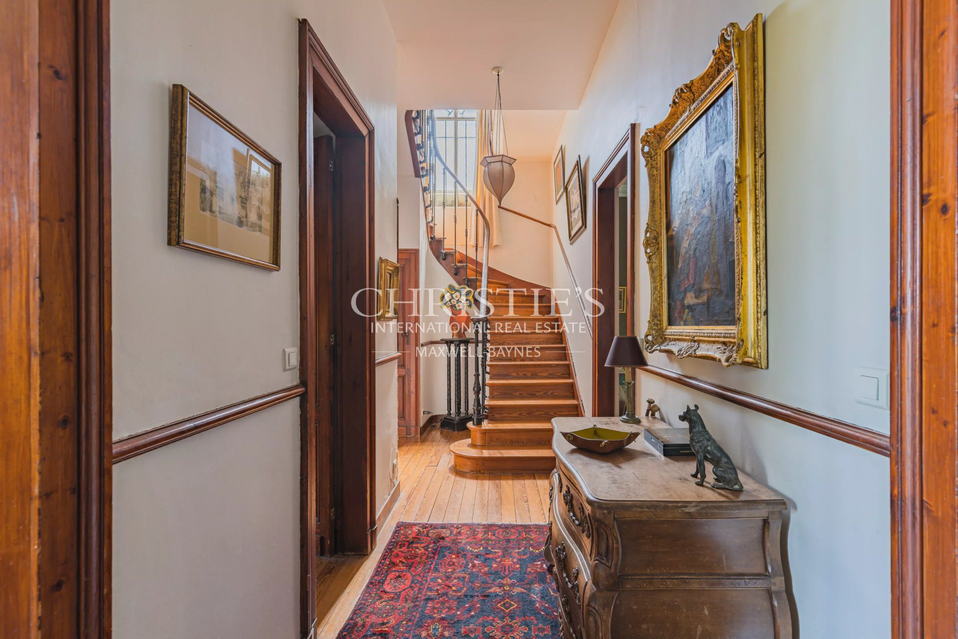 6 Bedroom Villa/Townhouse's Image 3