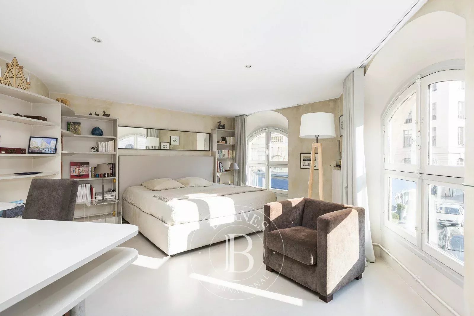 Paris 6 - Théâtre de l'Odéon - spacious renovated two-room apartment - unobstructed views - ideal pied-a-terre - picture 7