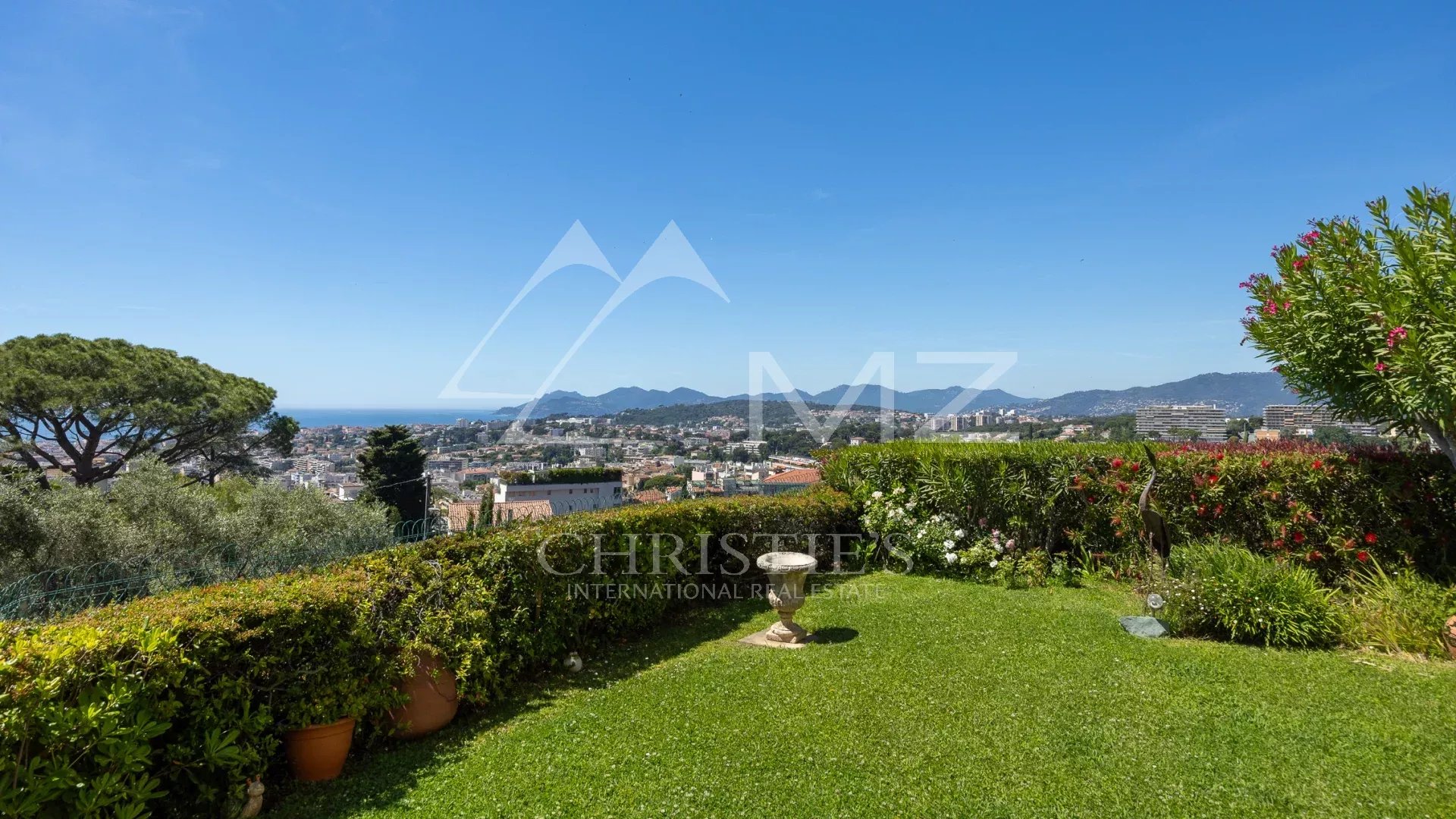 2 Bedroom Apartment/Flat's Image 7