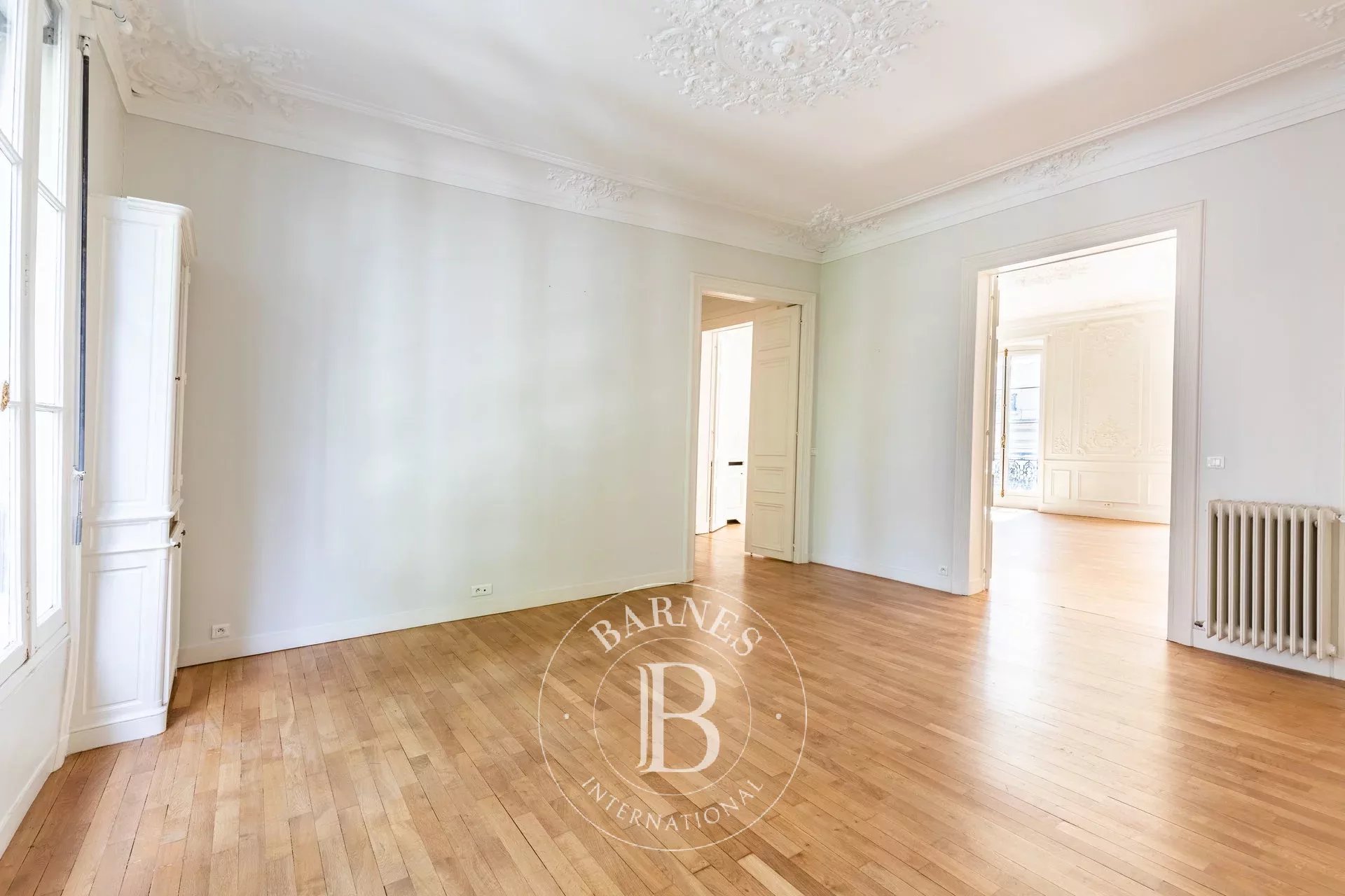 Daire Paris 8ème - picture 10