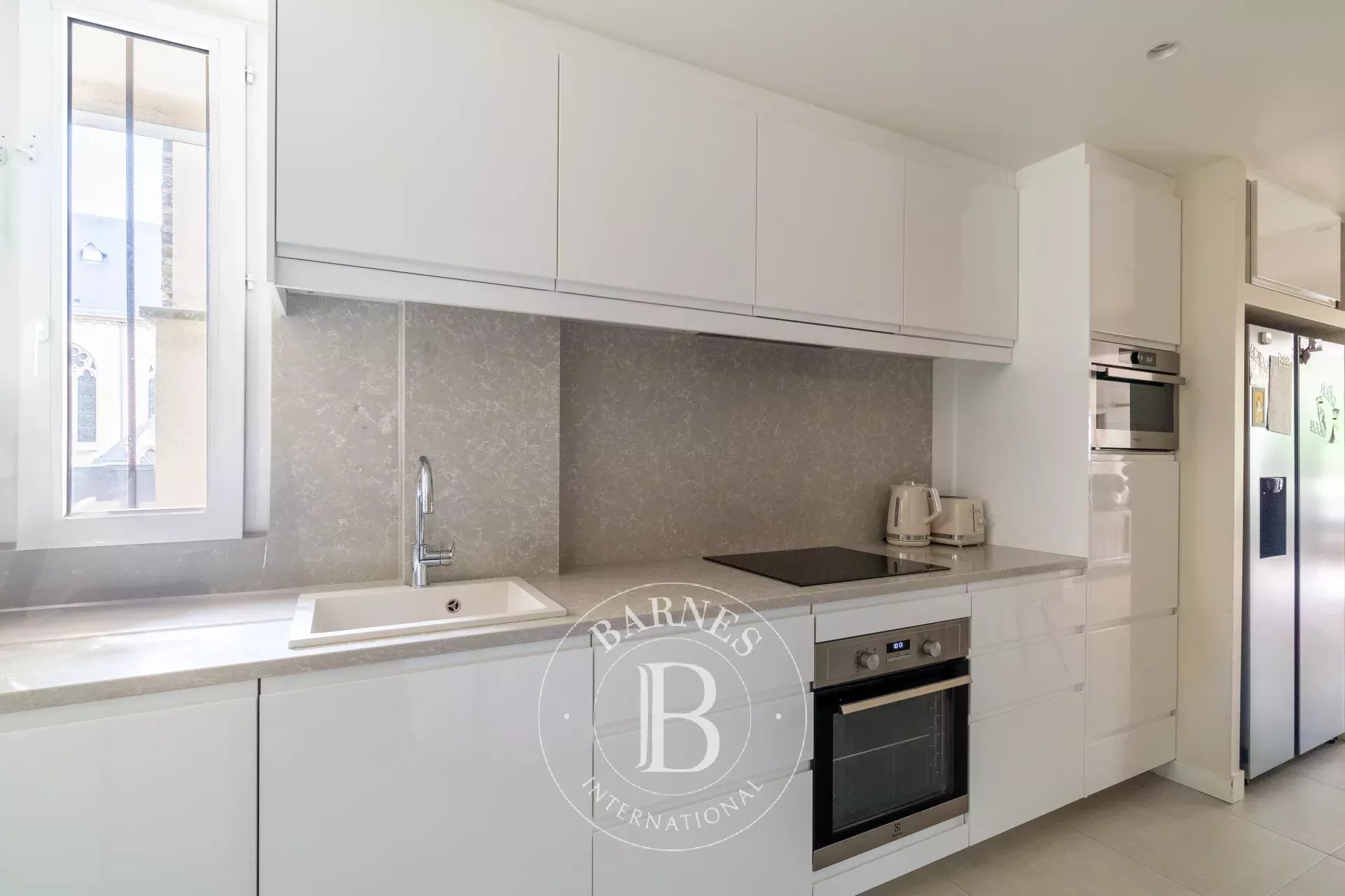Sole agent - Neuilly - Argenson  Apartment in immaculate condition - 3-bed - Unobstructed views - picture 8