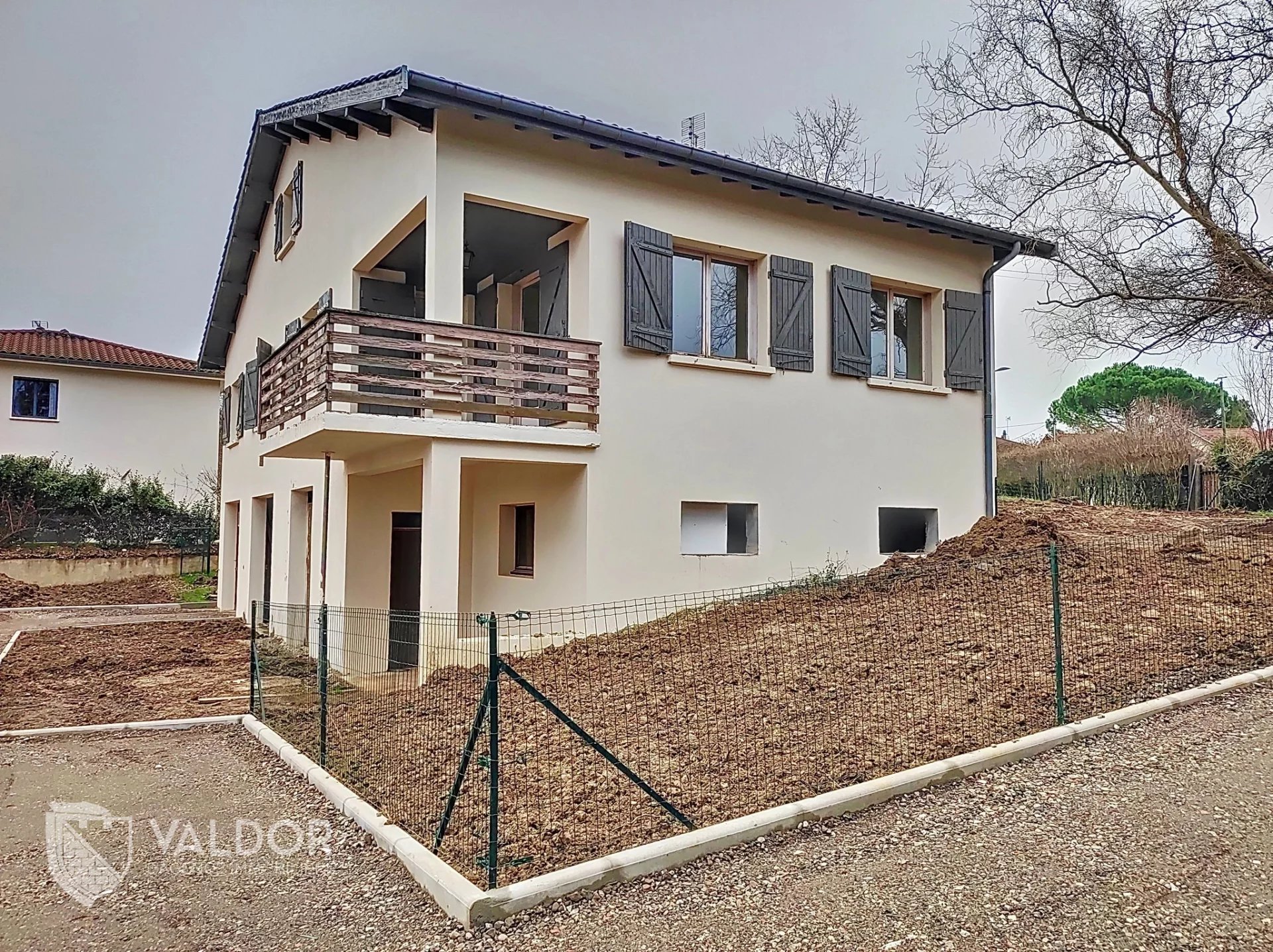 Plateau à aménager avec jardin