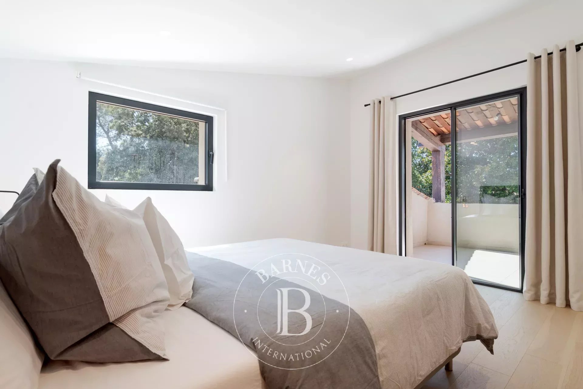 Villa Roquefort-les-Pins - picture 19