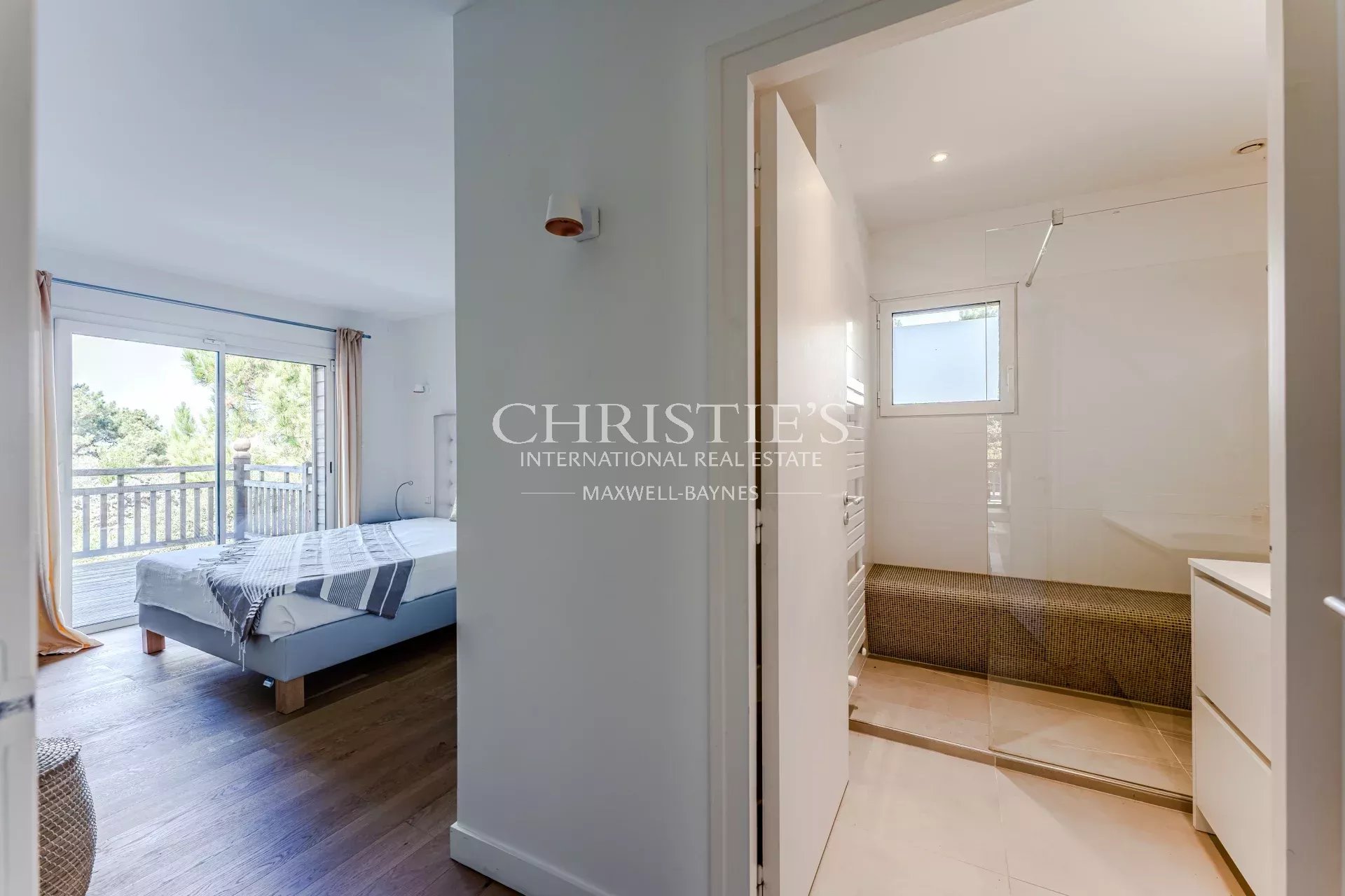 5 Bedroom Villa/Townhouse's Image 6