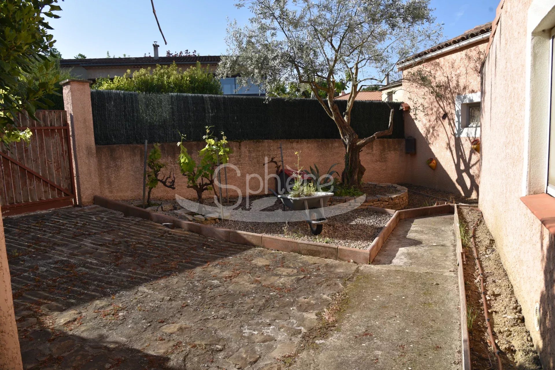 Maison de plain pied avec garage camping car