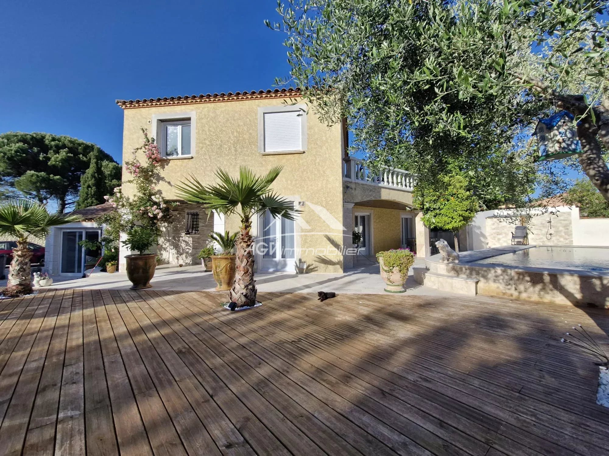 A Alès, maison 165 m², avec piscine garage, abris voiture et terrain de pétanque sur 1161 m² de terrain