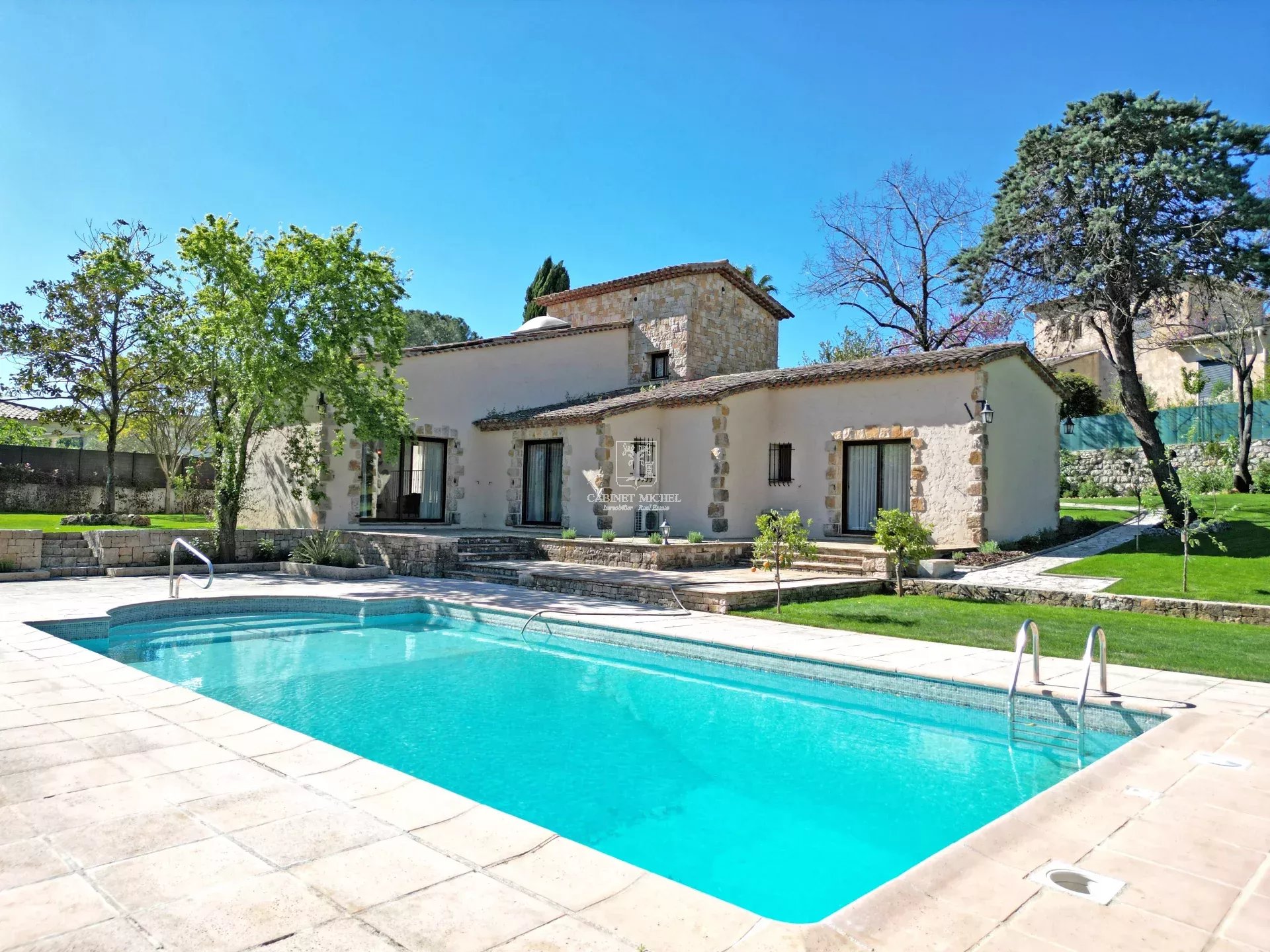 06560 VALBONNE VILLA