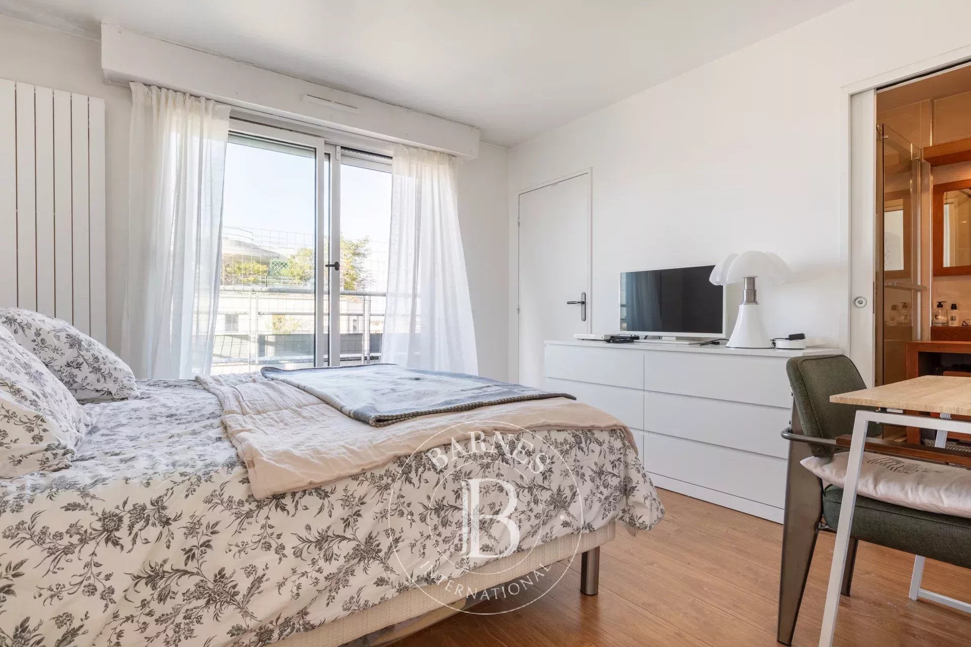 Daire Levallois-Perret - picture 16