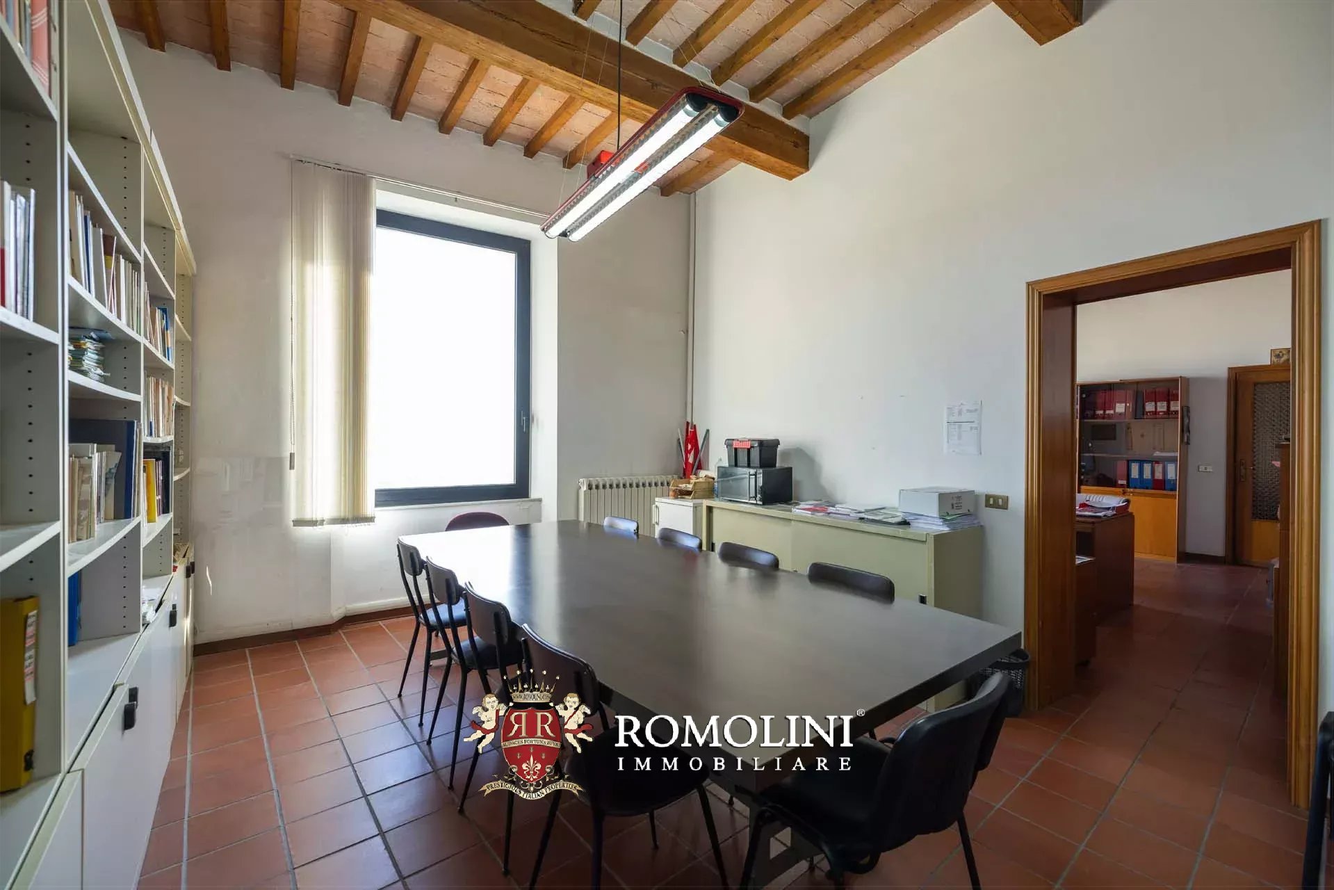 8 Bedroom Villa/Townhouse's Image 29
