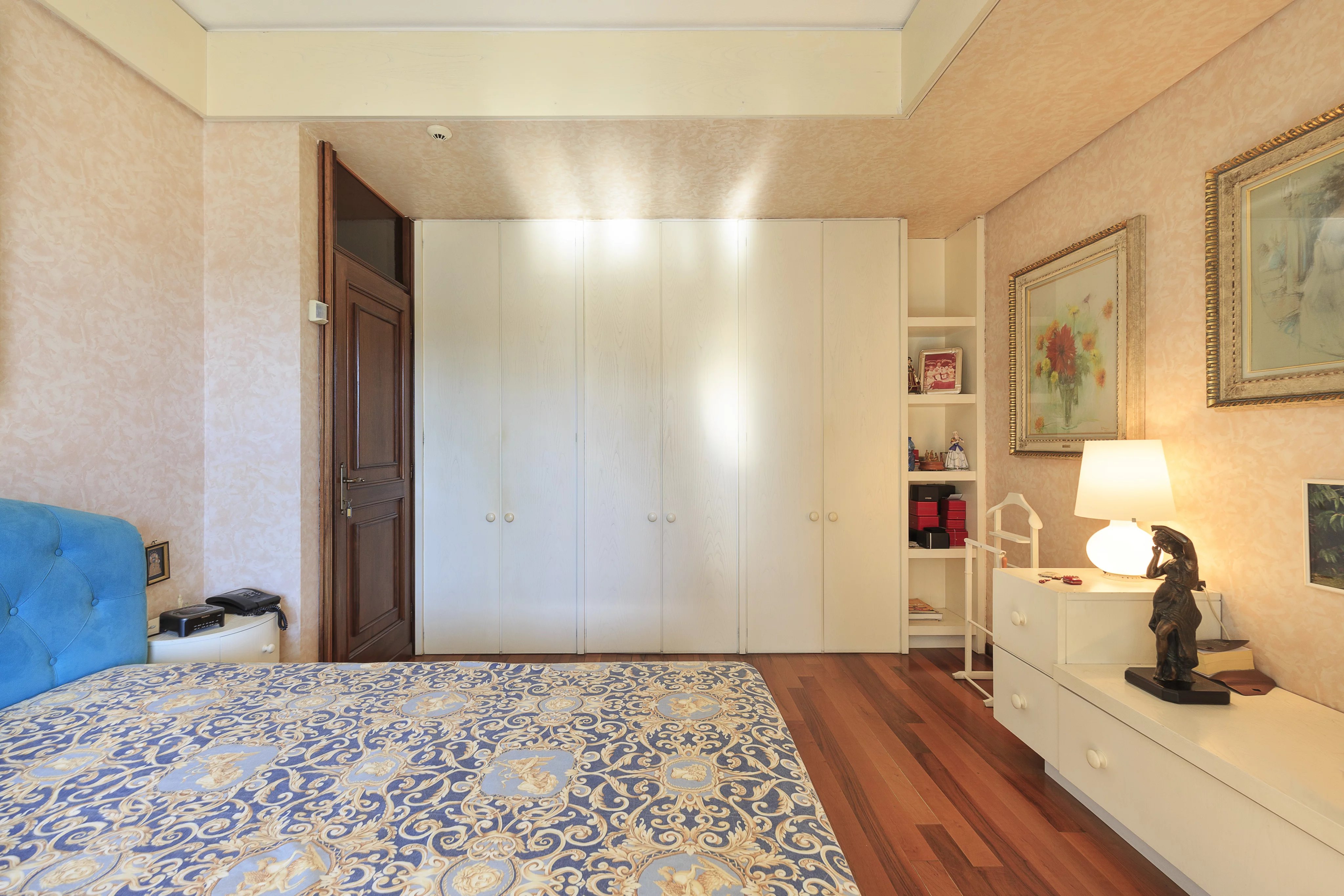 Multi-room apartment in prestigious building, with swimming pool, Lake Como - picture 18 title=