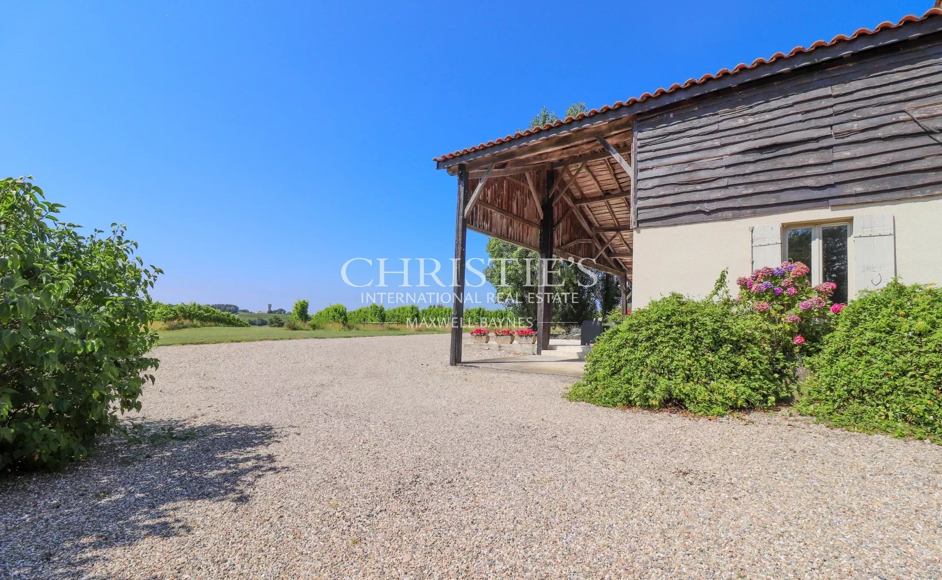 5 Bedroom Villa/Townhouse's Image 9