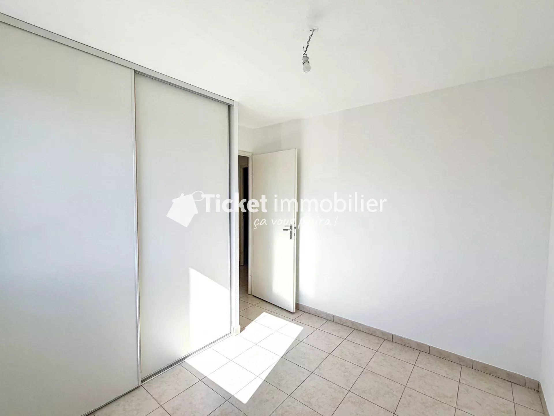MAISON T4 84m2 AVEC GARAGE, JARDIN, 3 CHAMBRES ETC ... — photo 11