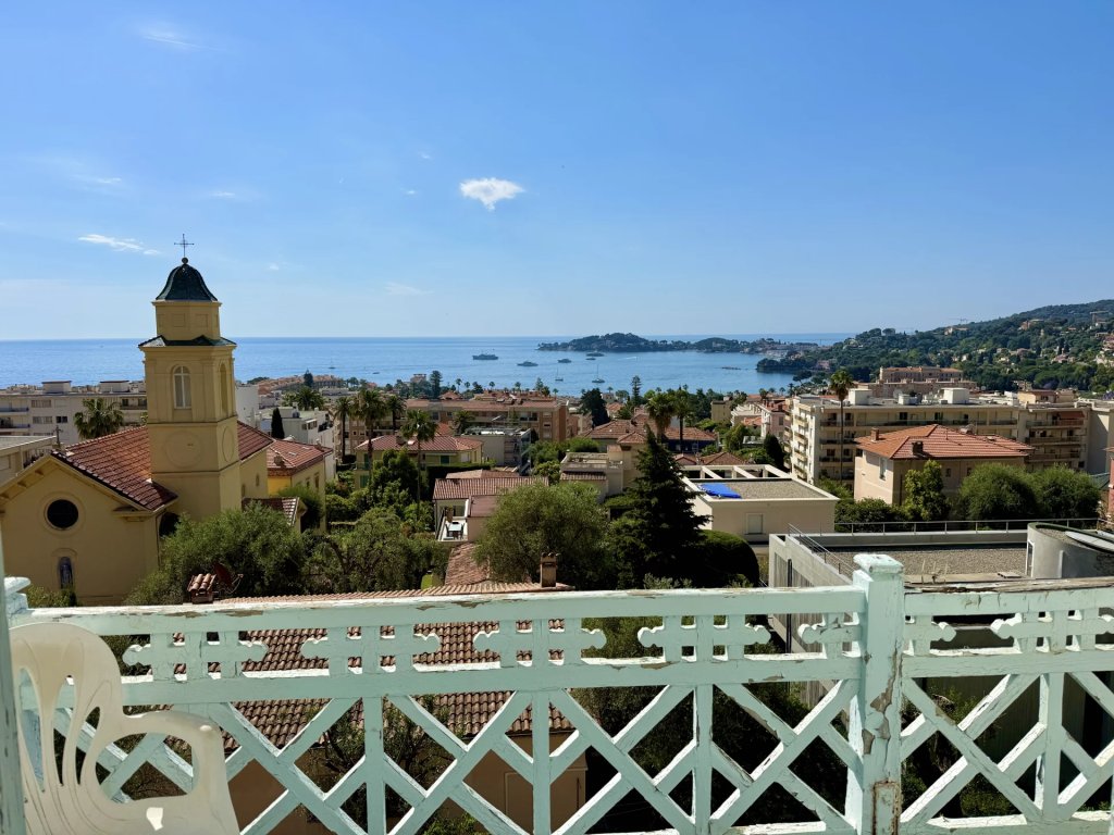 Apartment for sale in Beaulieu sur mer — BEAULIEU-SUR-MER – Character Apartment with Panoramic Sea Views