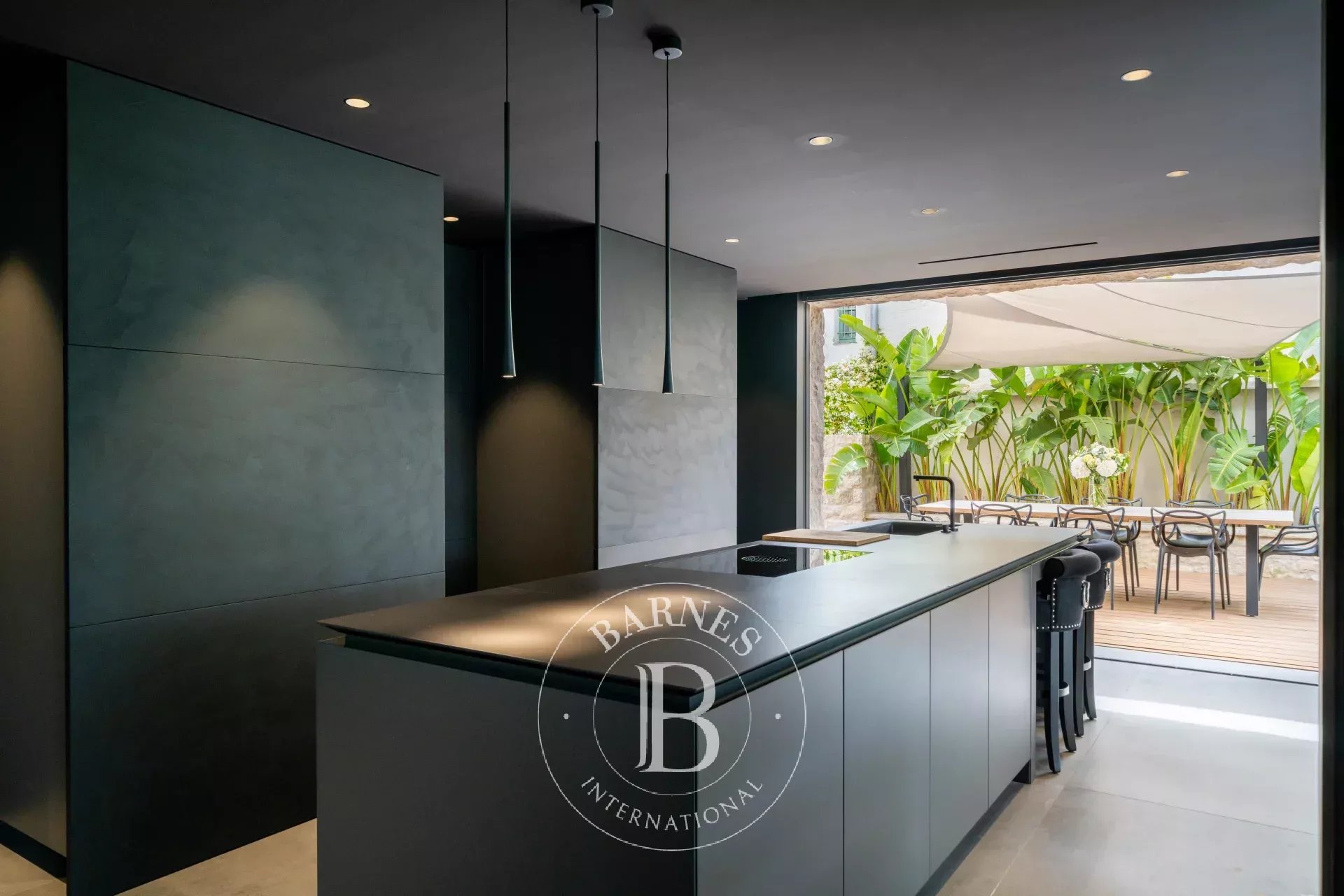 Mougins, superb modern villa, just like new - picture 6