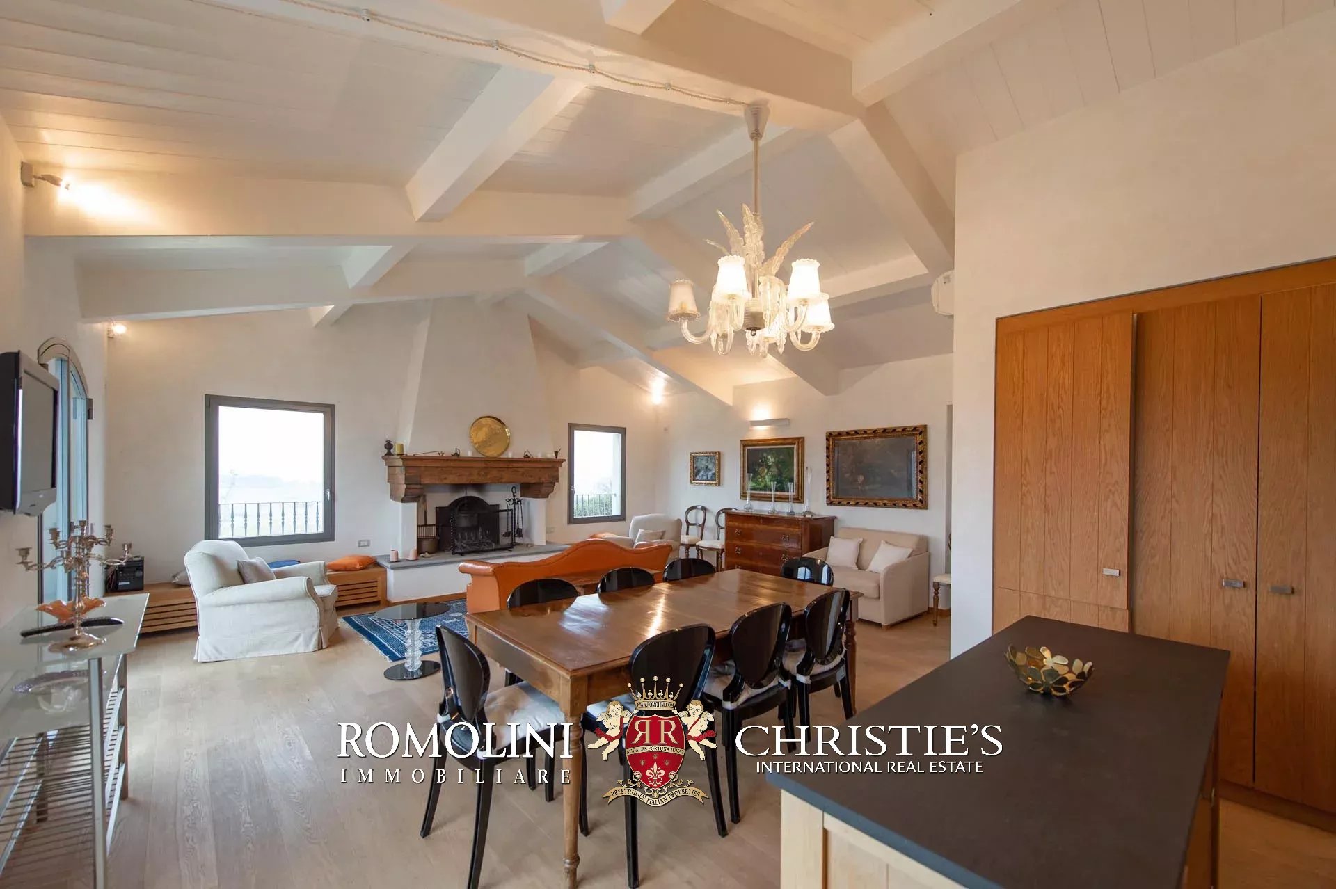 11 Bedroom Vineyard's Image 64