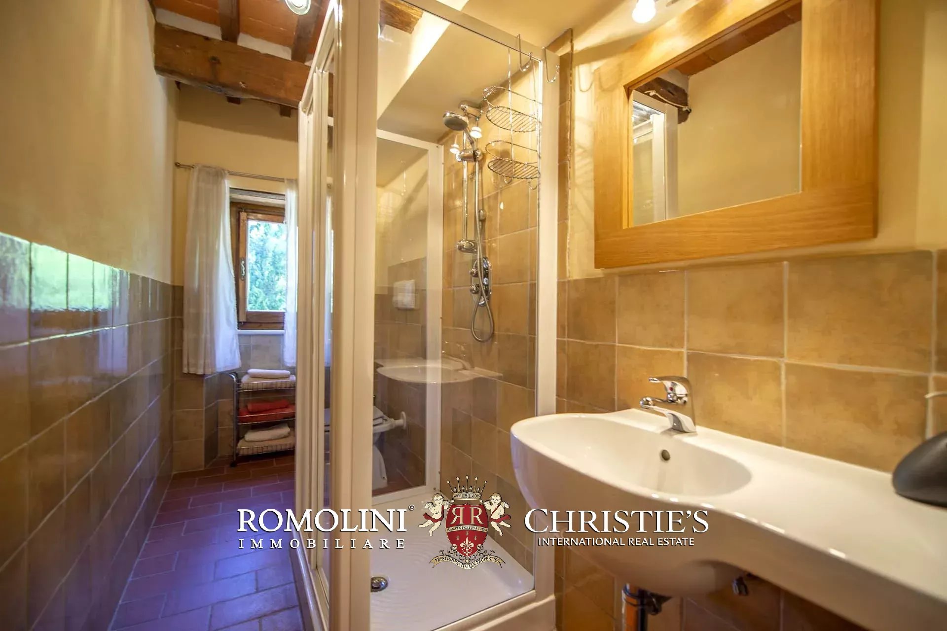 MANOR HOUSE FOR SALE IN CAPRESE MICHELANGELO, TUSCANY