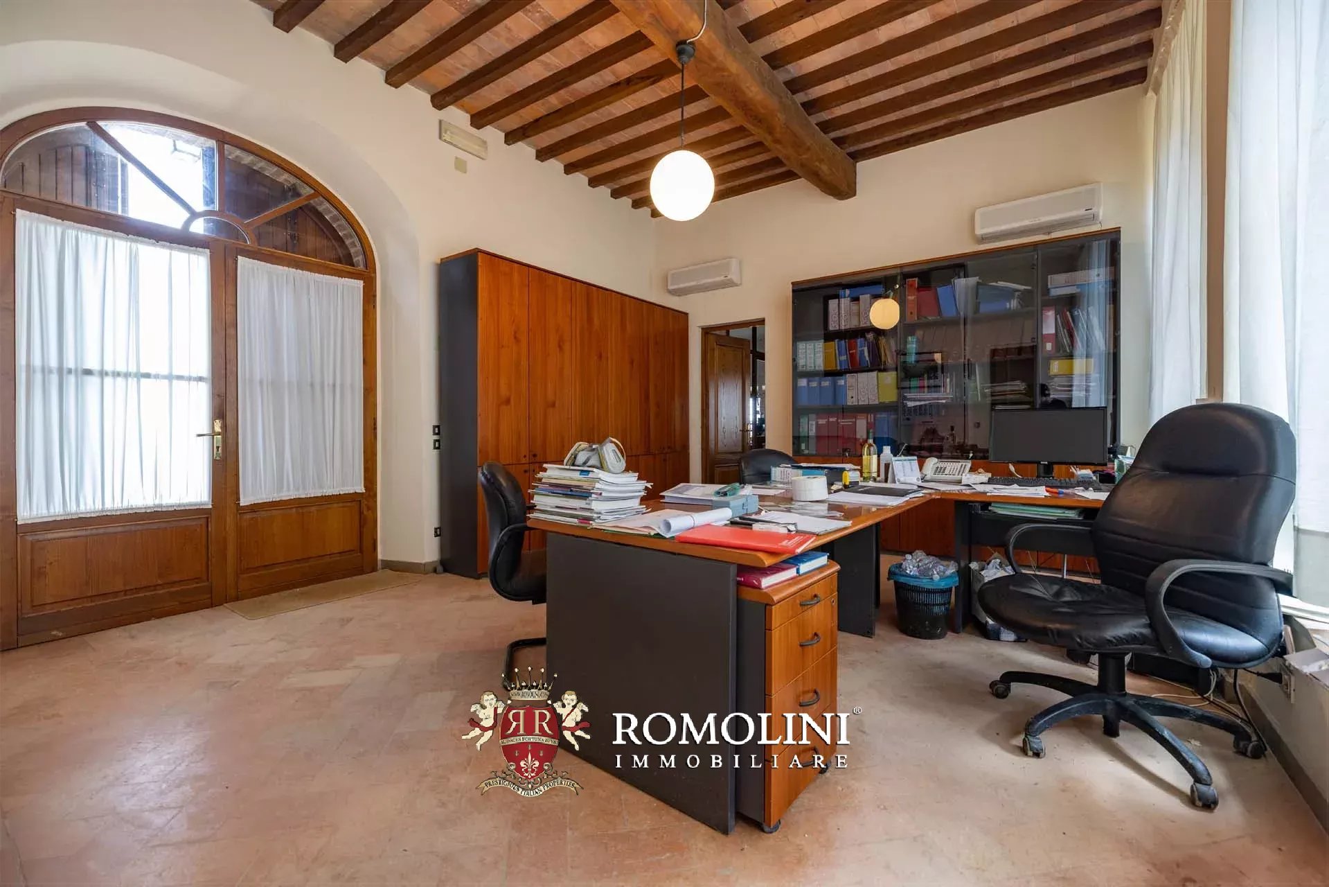 35 Bedroom Vineyard's Image 98