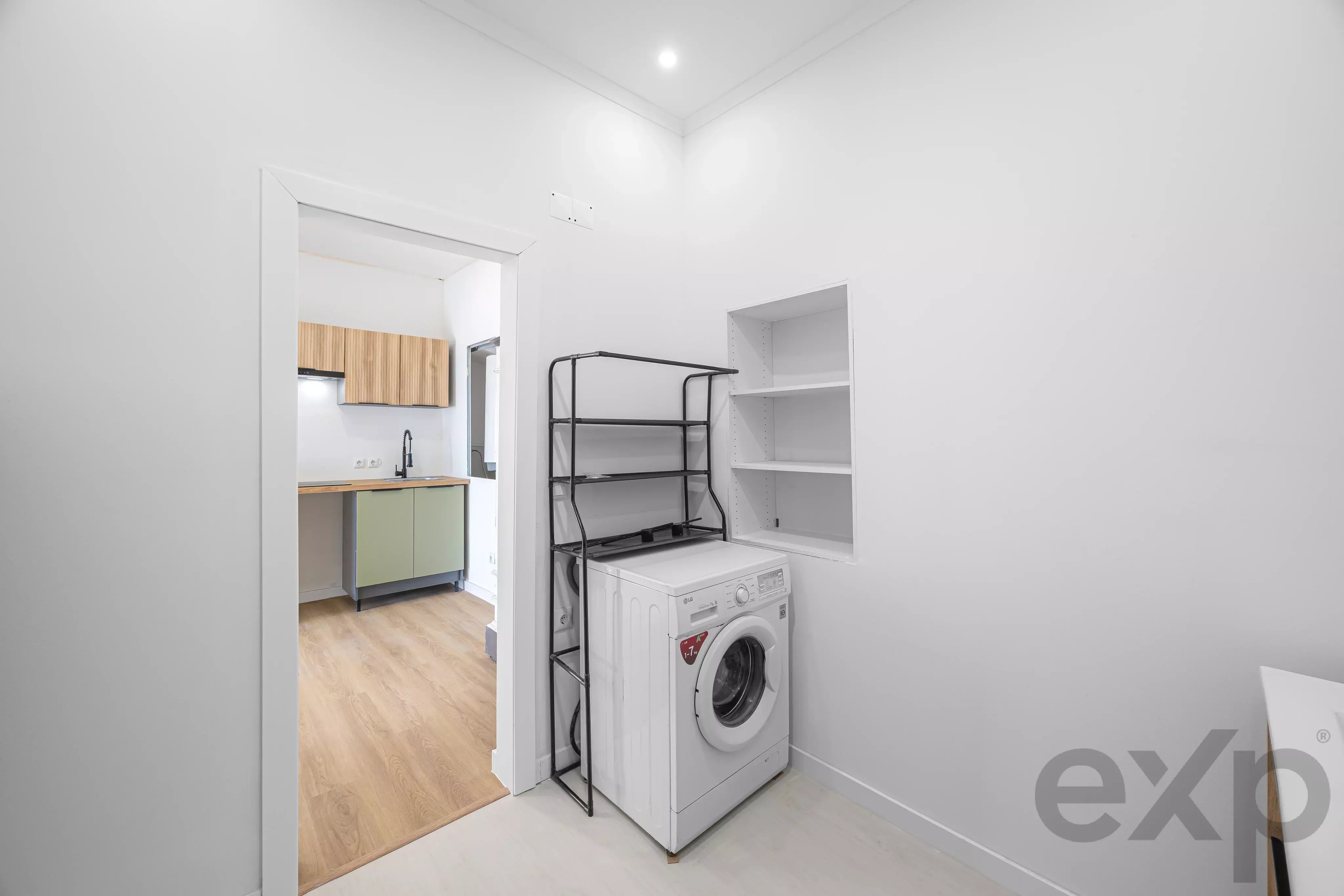 Renovated 2‑bedroom apartment 86742200 image 6