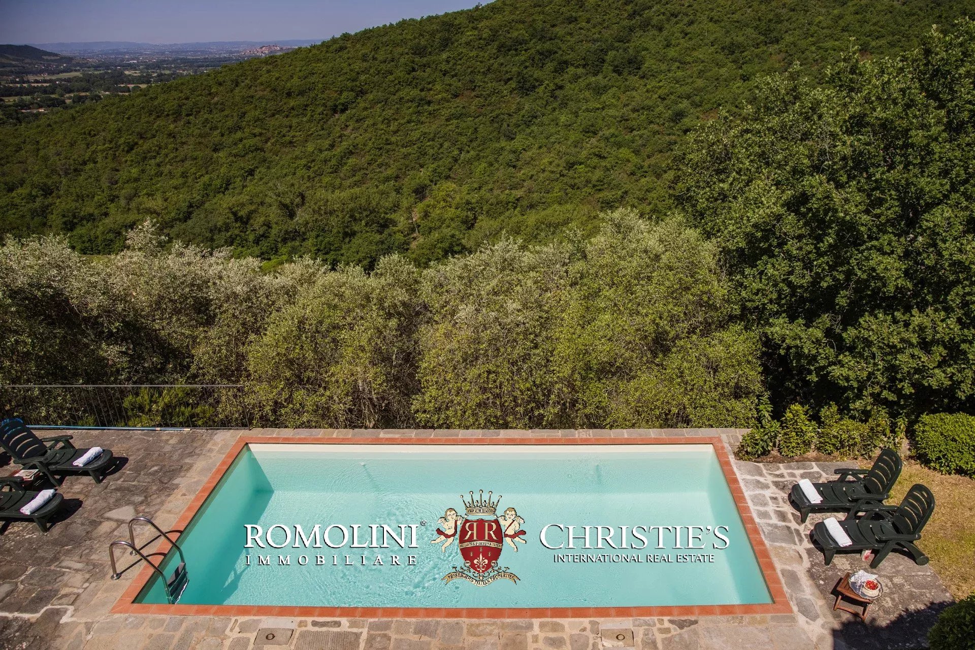WEILER MIT PANORAMABLICK UND KIRCHE ZU VERKAUFEN IN CASTIGLION FIORENTINO 