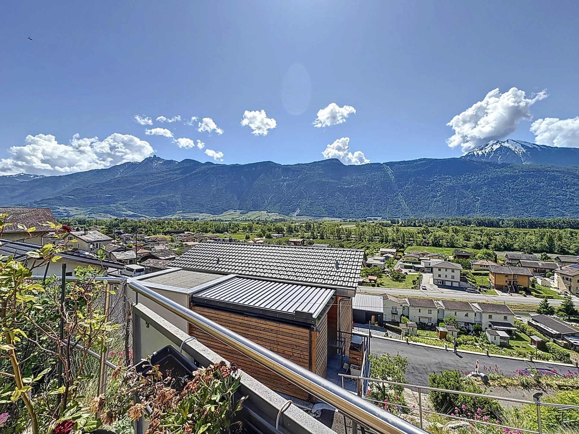 Modernité et luminosité pour cette villa de 5.5 pièces