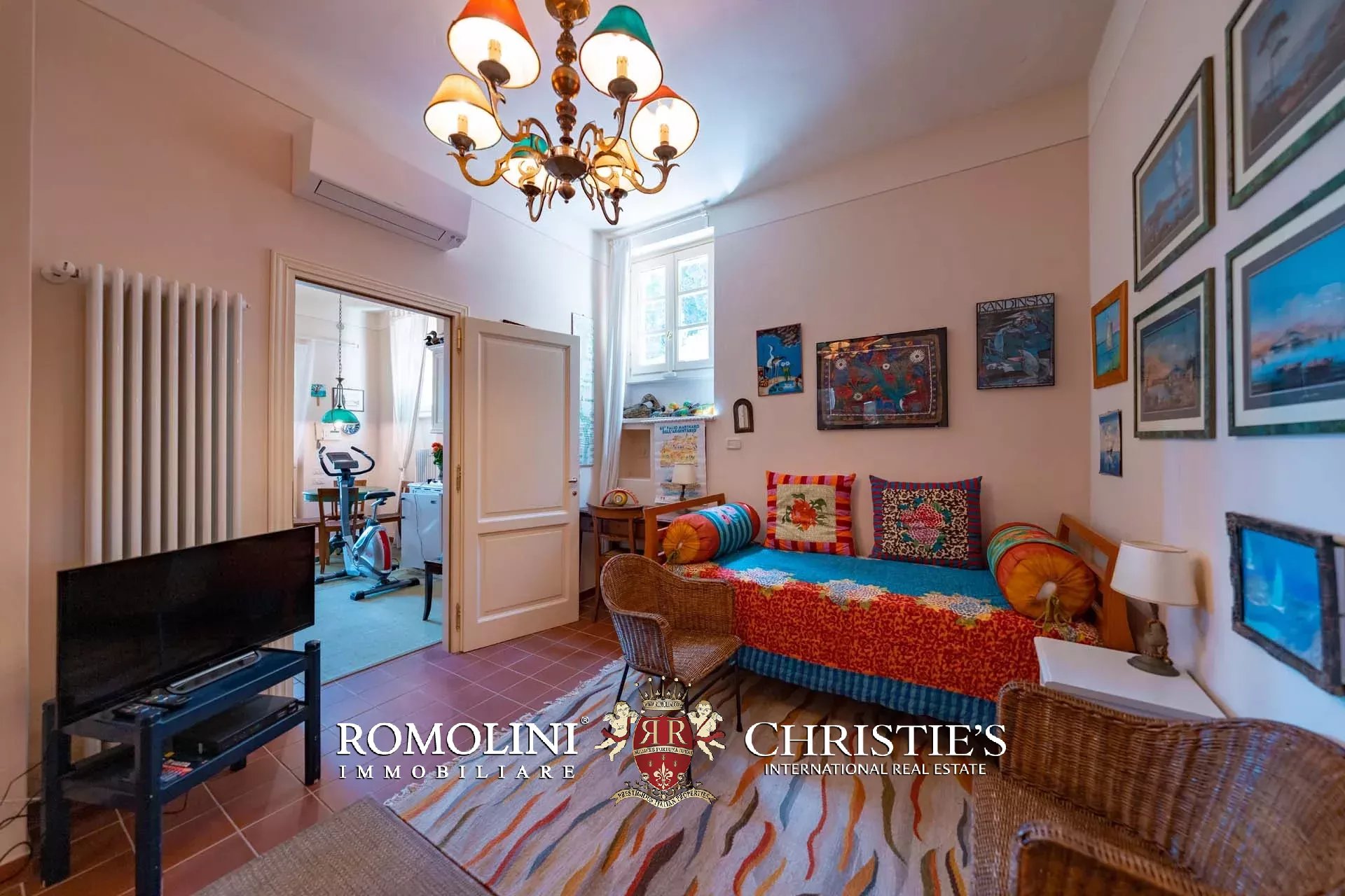 11 Bedroom Villa/Townhouse's Image 94