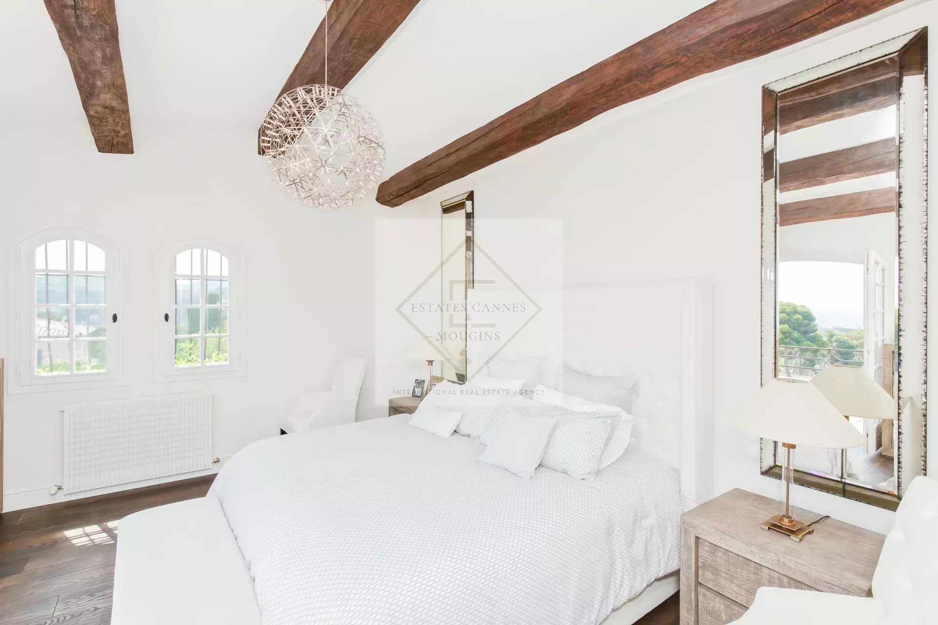 Élégante maison en pierre rénovée – Charme provençal près du Cap d’Antibes — photo 11