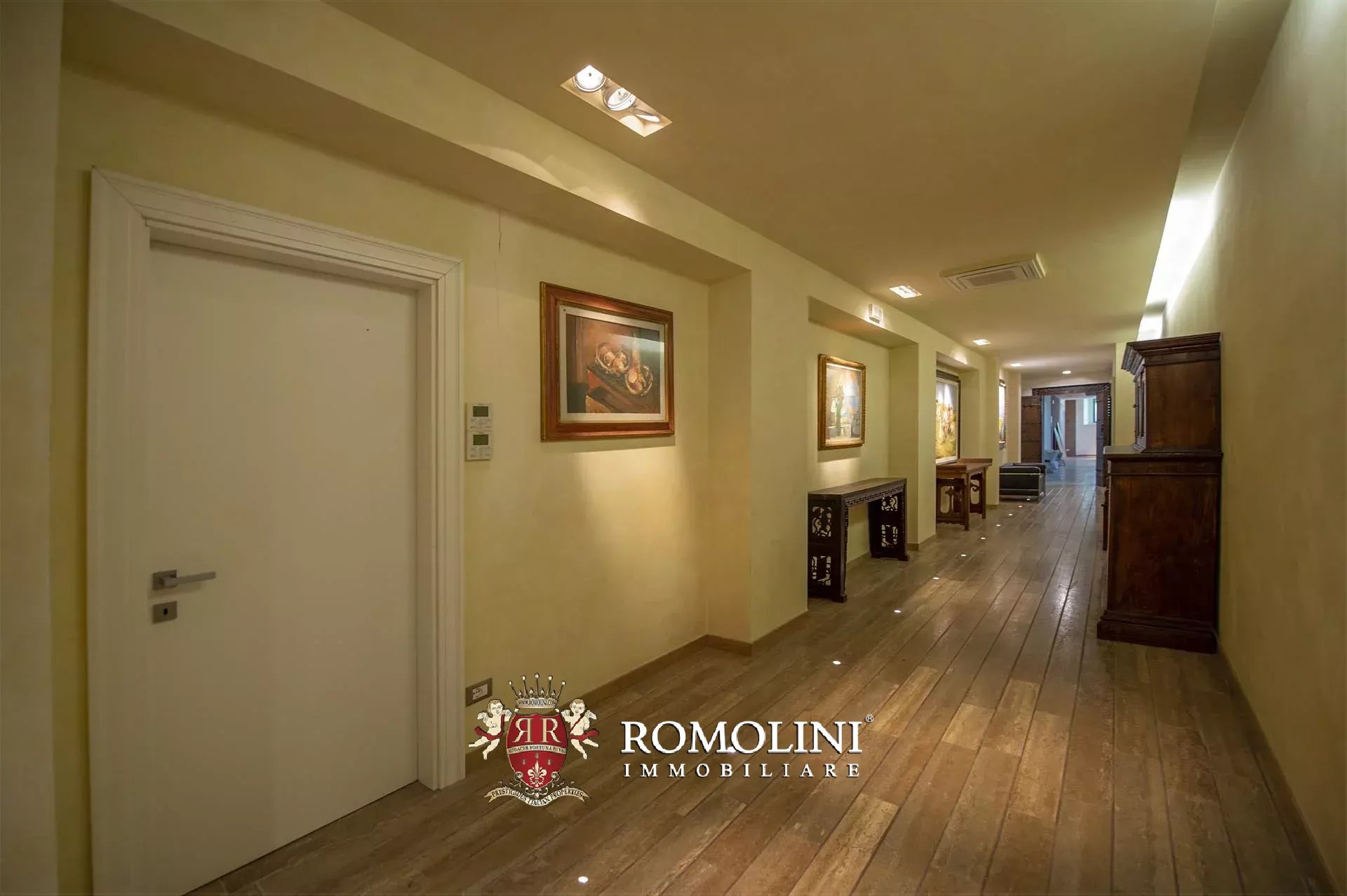 11 Bedroom Vineyard's Image 50