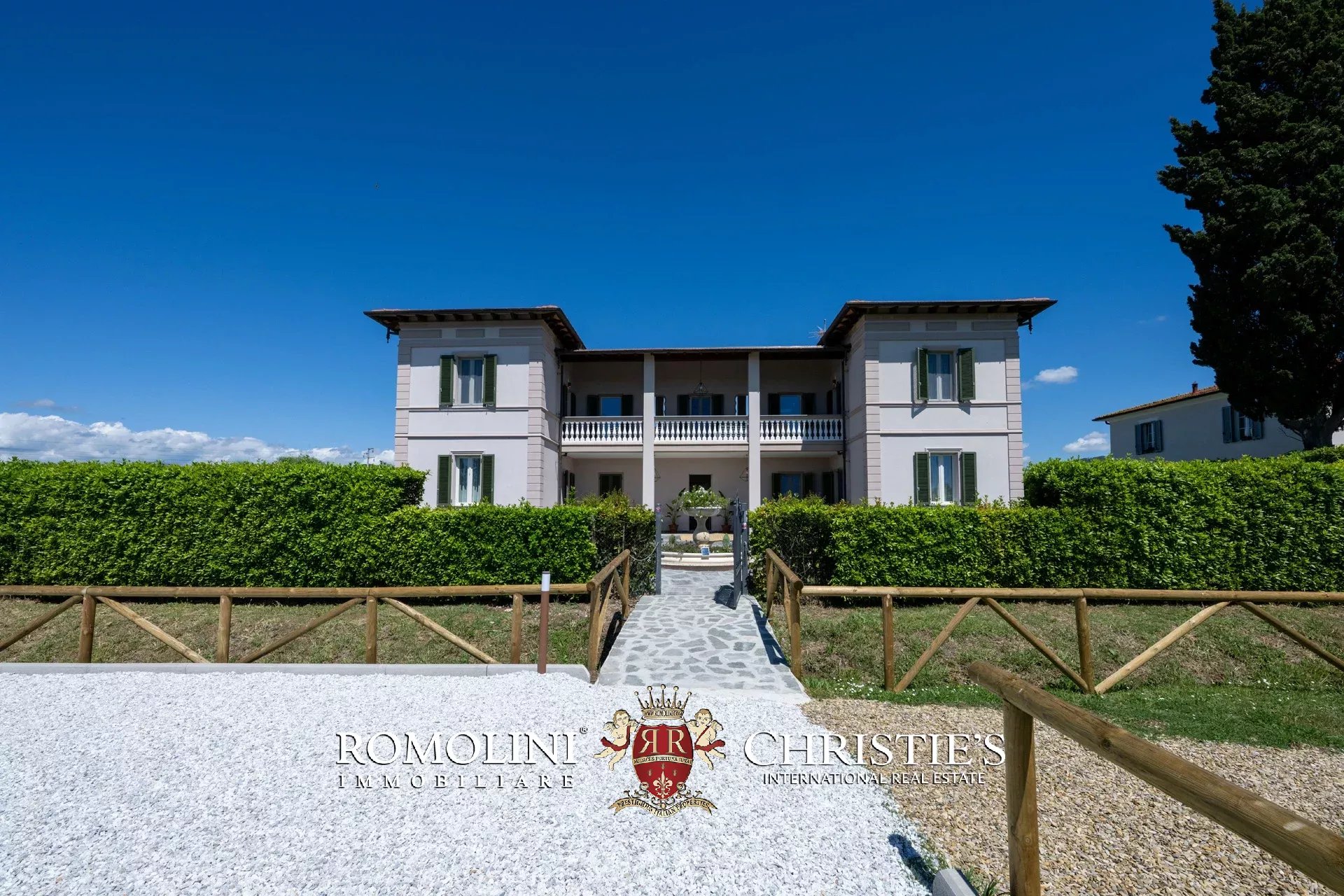 6 Bedroom Villa/Townhouse's Image 11
