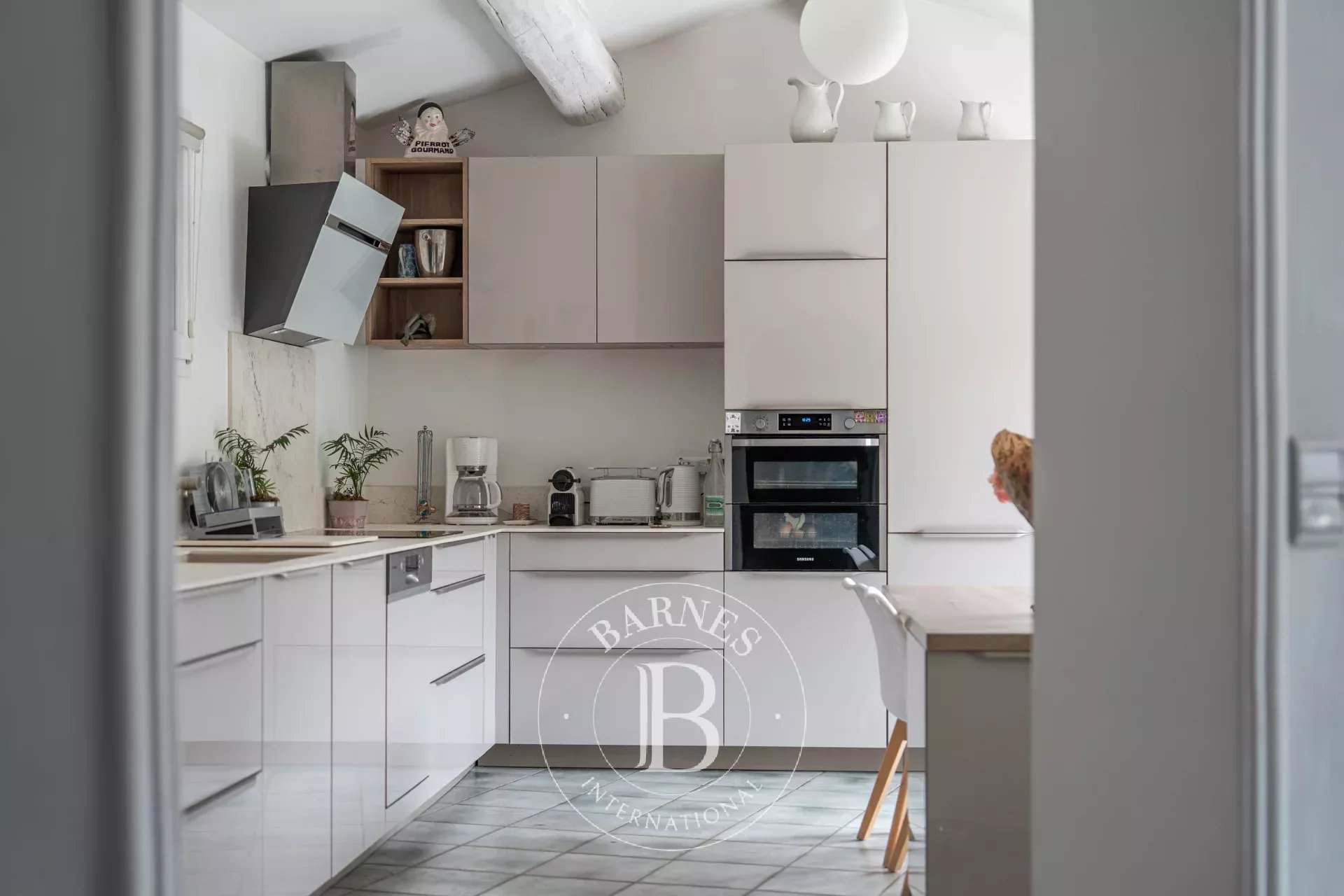 AIX EN PROVENCE NORTH - 15 MINUTES AIX-EN-PROVENCE - HOUSE 200sqm (350sqm in total) - LAND 4000m² - 3 BEDROOMS - ANNEXE - BASEMENT - GARDEN - SWIMMING POOL - SECLUDED - picture 34