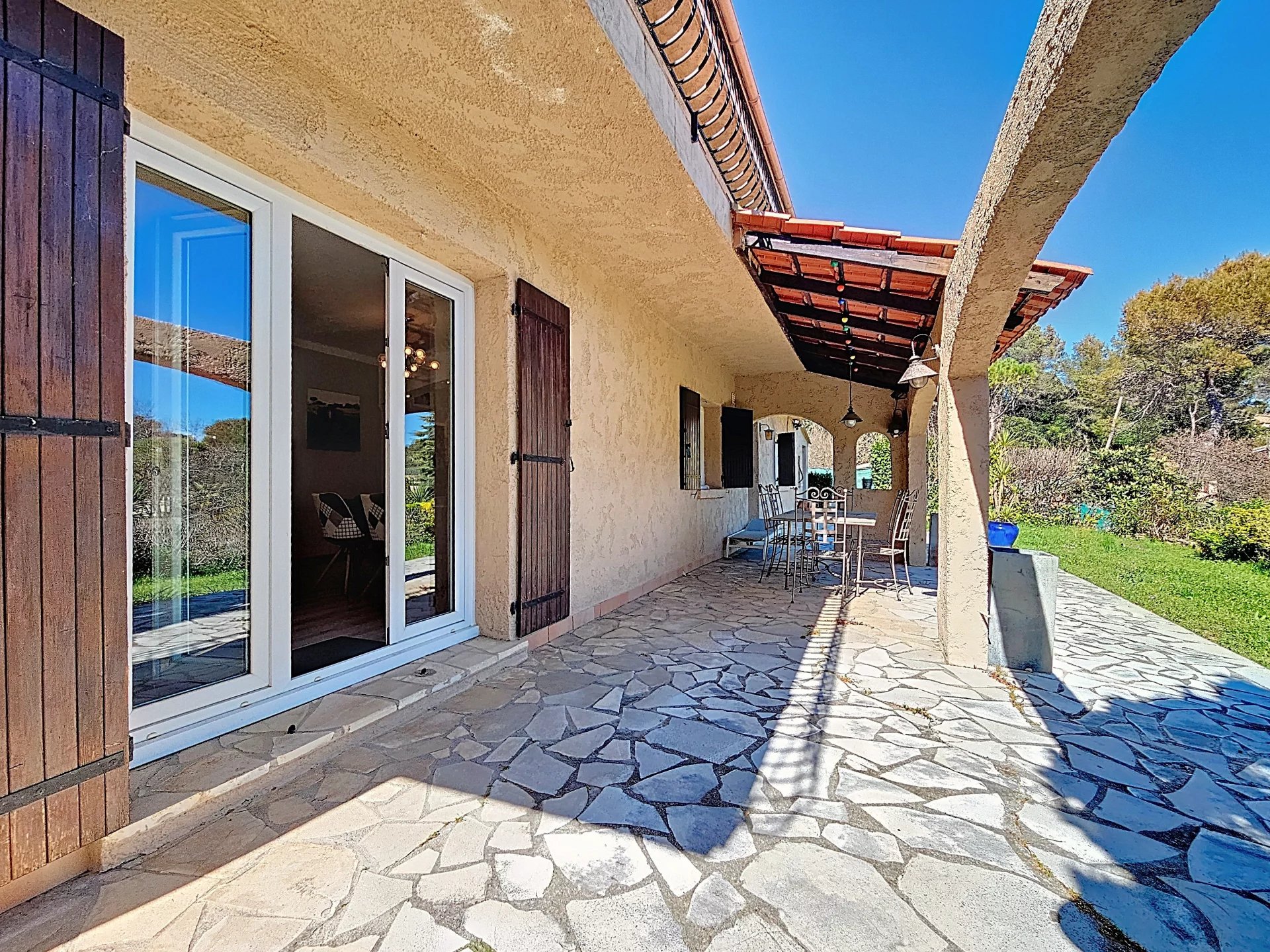 Agence immobilière de AZUR ACT IMMOBILIER